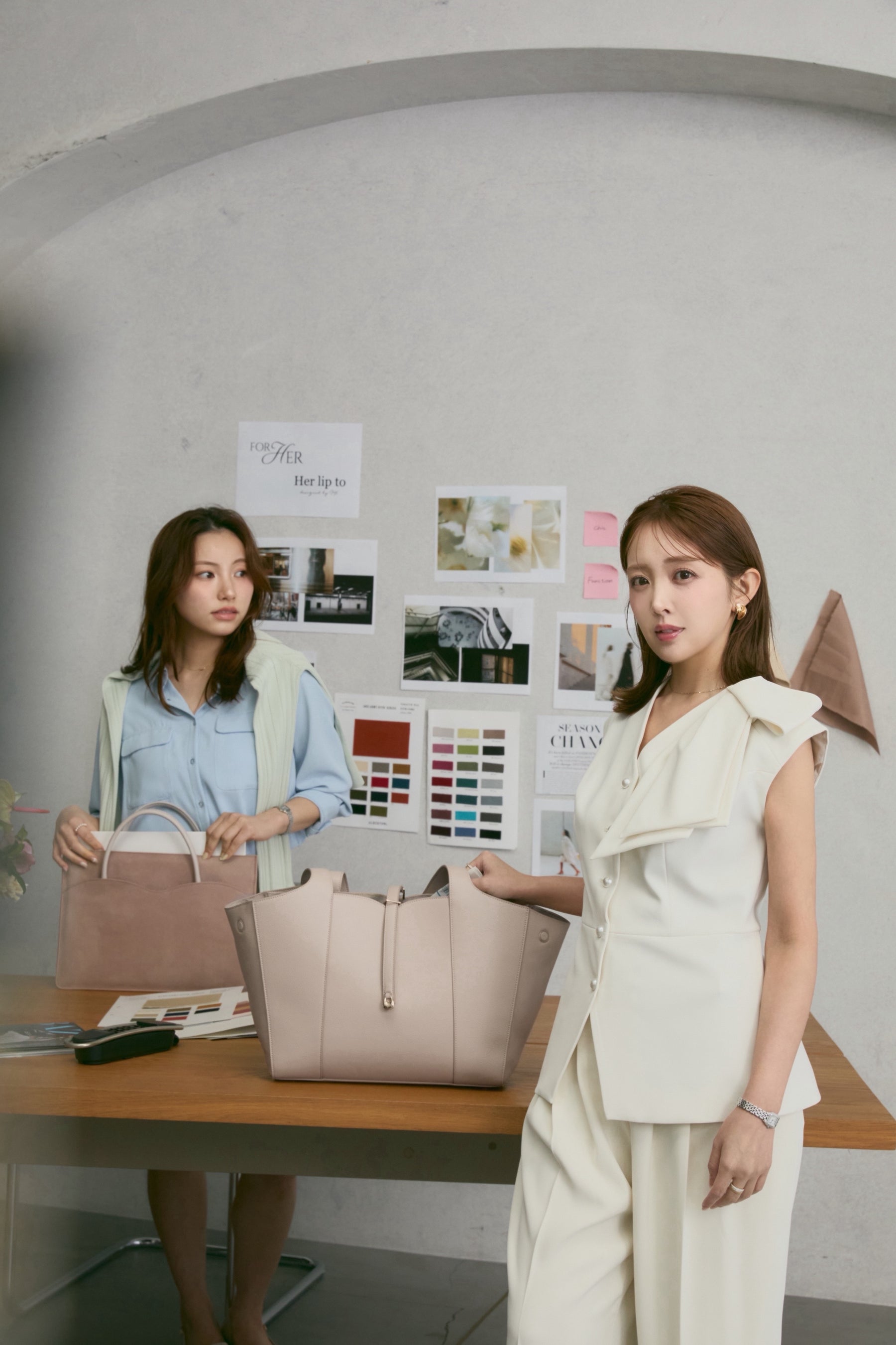 ［FOR HER］【6月中旬発送】Lip-Shaped PC Bag