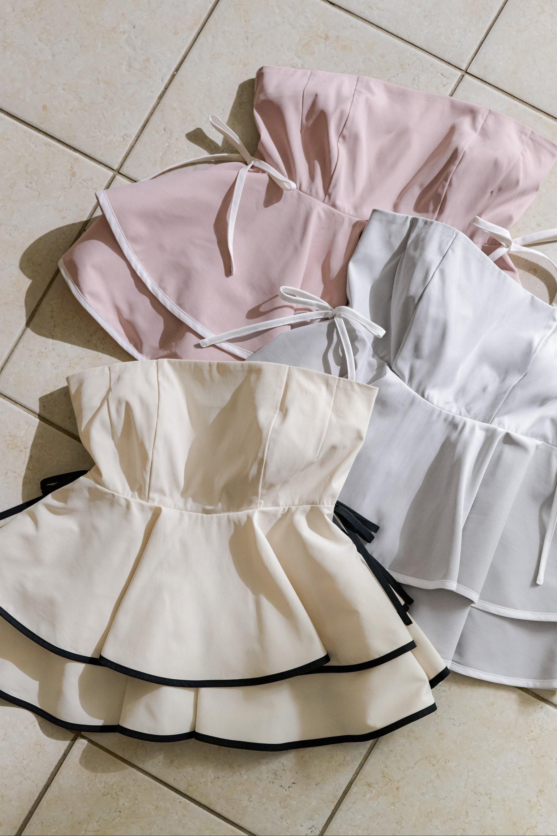【vanilla / baby sky / powder pink】Lumiere Frilled Peplum Top
