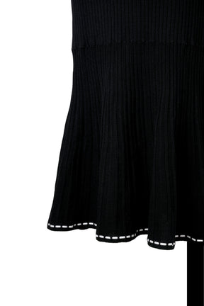 ［FOR HER］Stitch Frill-Shoulder Knit Dress