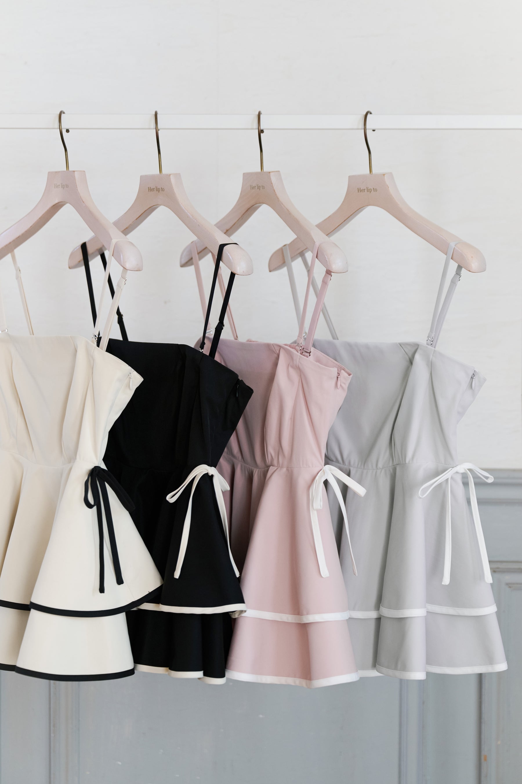 【5月下旬發送】【black】Lumiere Frilled Peplum Top