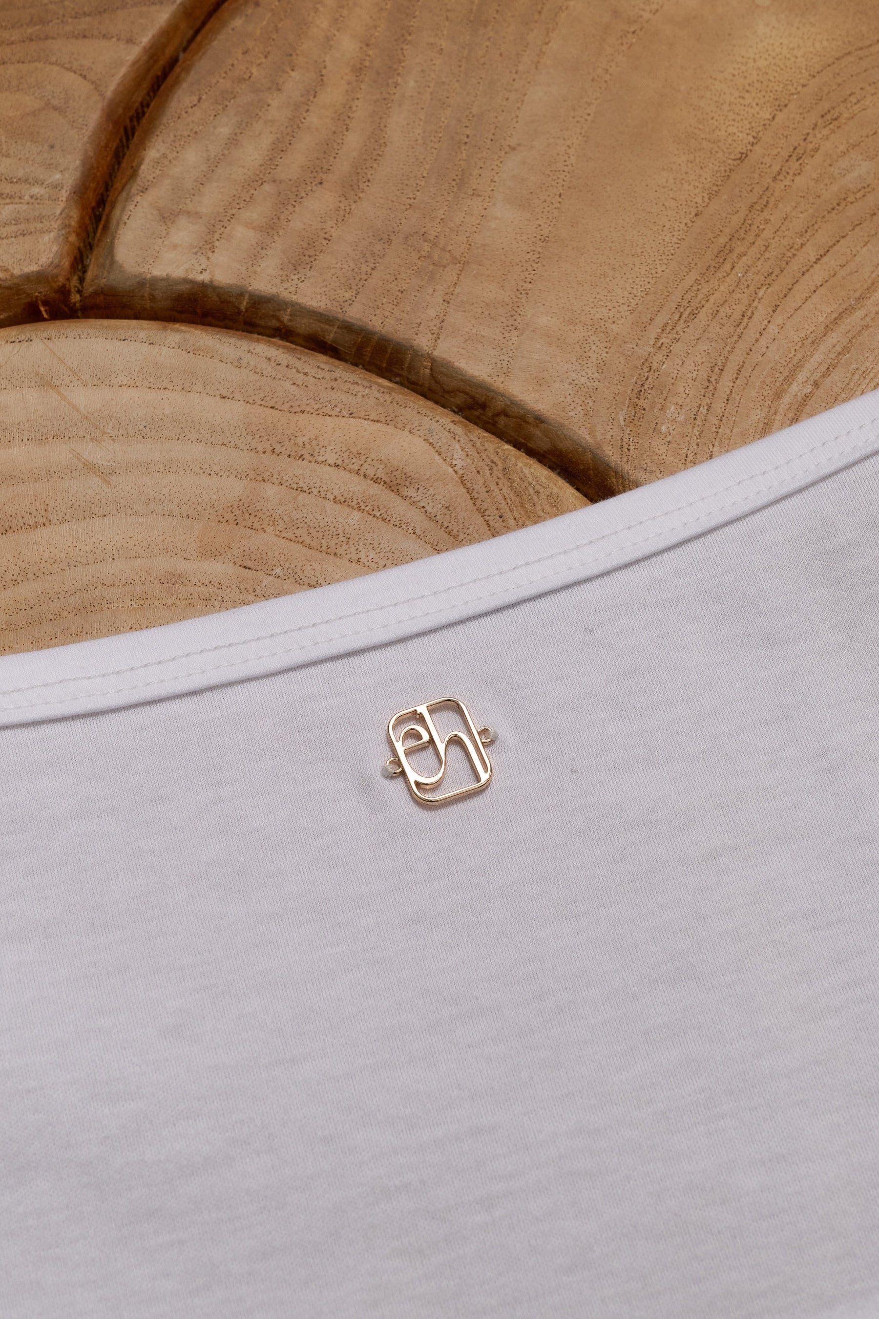 【7月中旬発送】【taupe / mocha / black】［Essentia］Essentia Basic Tee