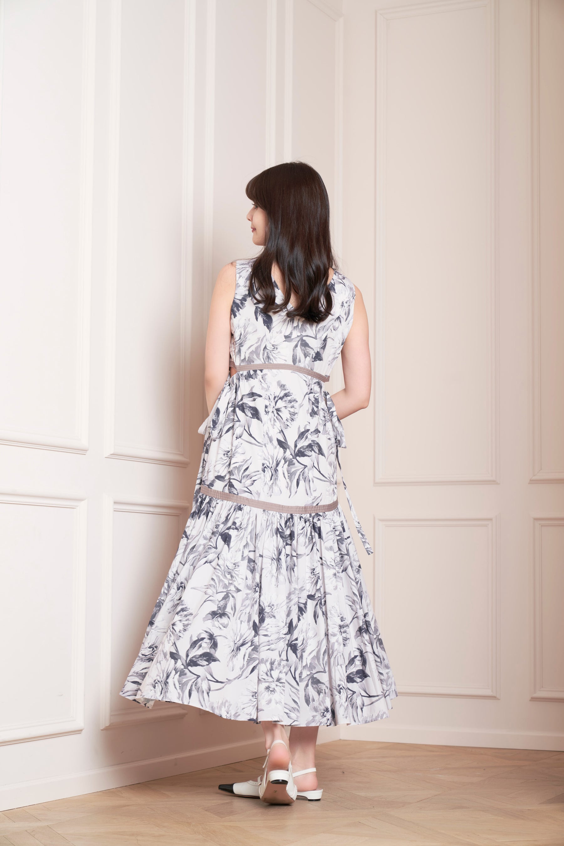[Posting ended] Floral Cut-Out Long Dress