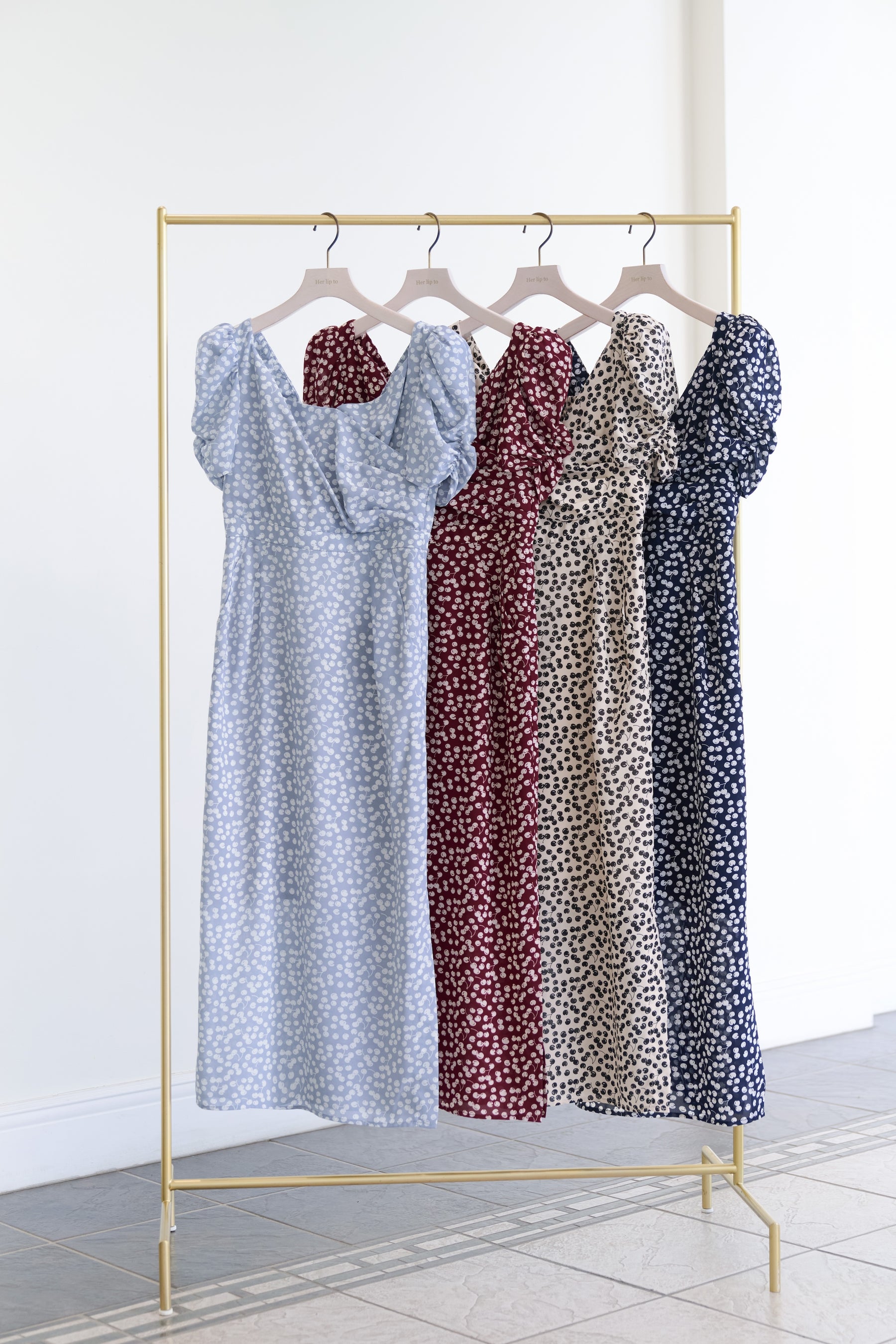 [New Color] Cherry Pattern Cache-Coeur One-Piece