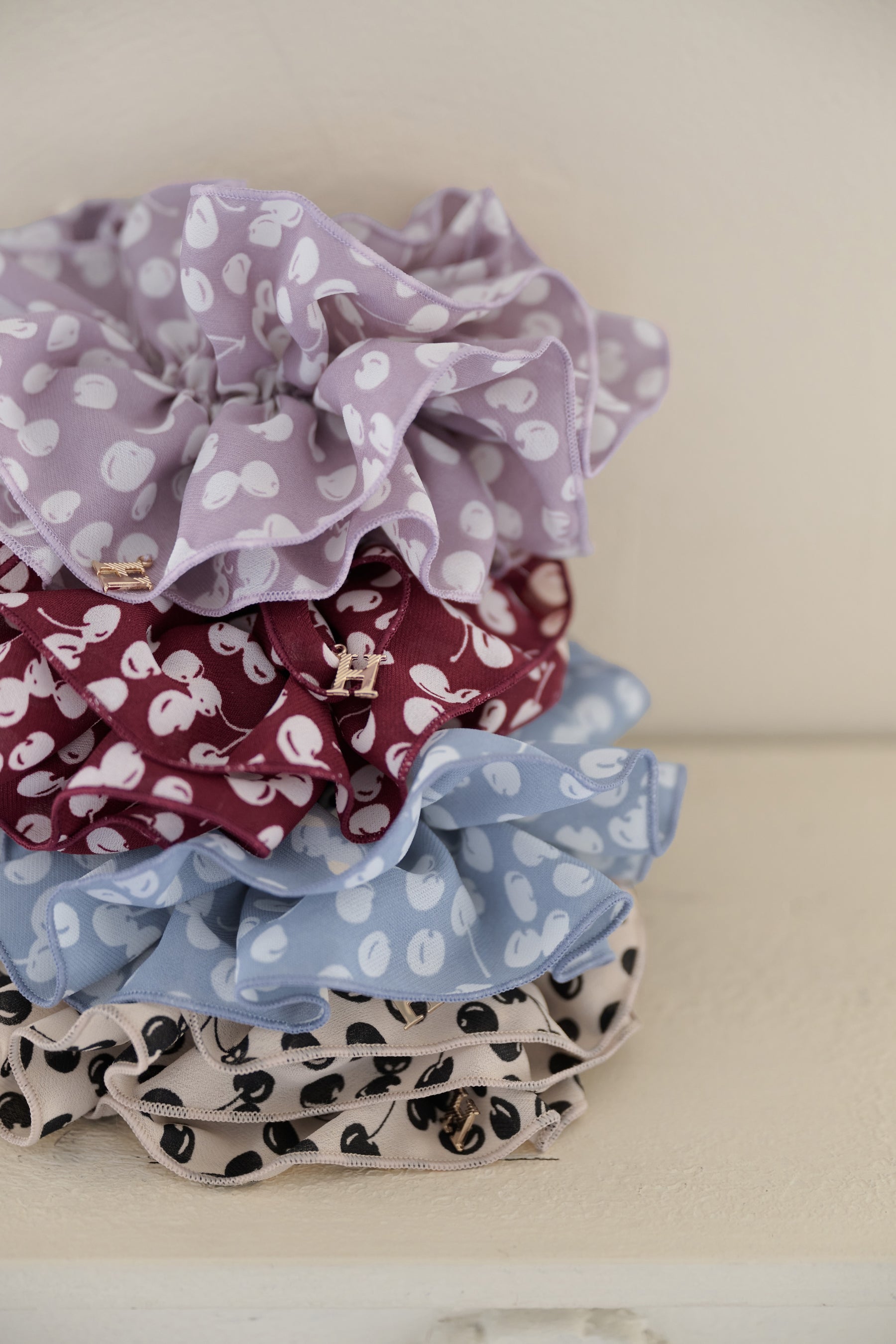 Cherry-Pattern Chouchou