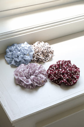 Cherry-Pattern Chouchou
