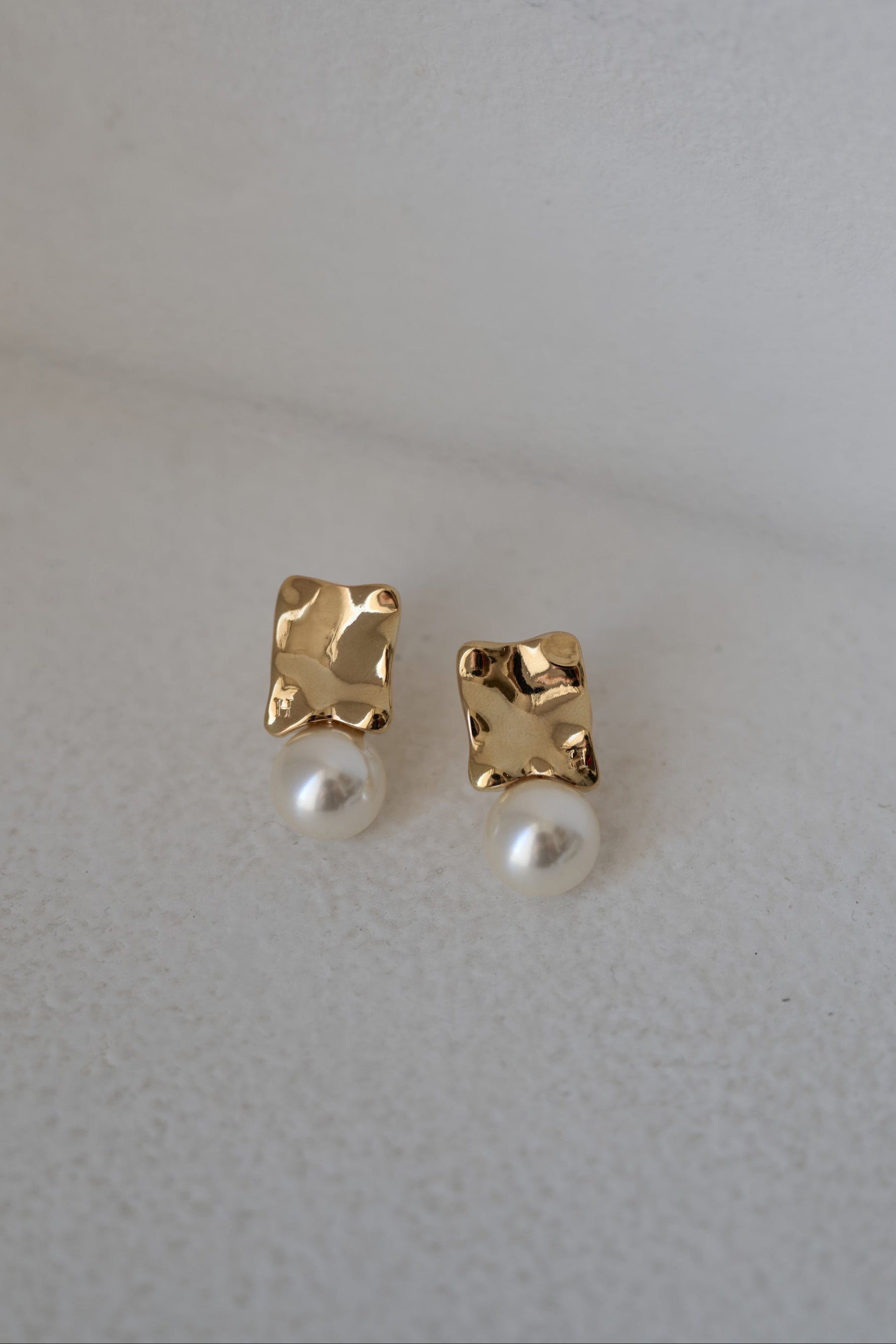 Gold Square Pearl Pierces/Earrings