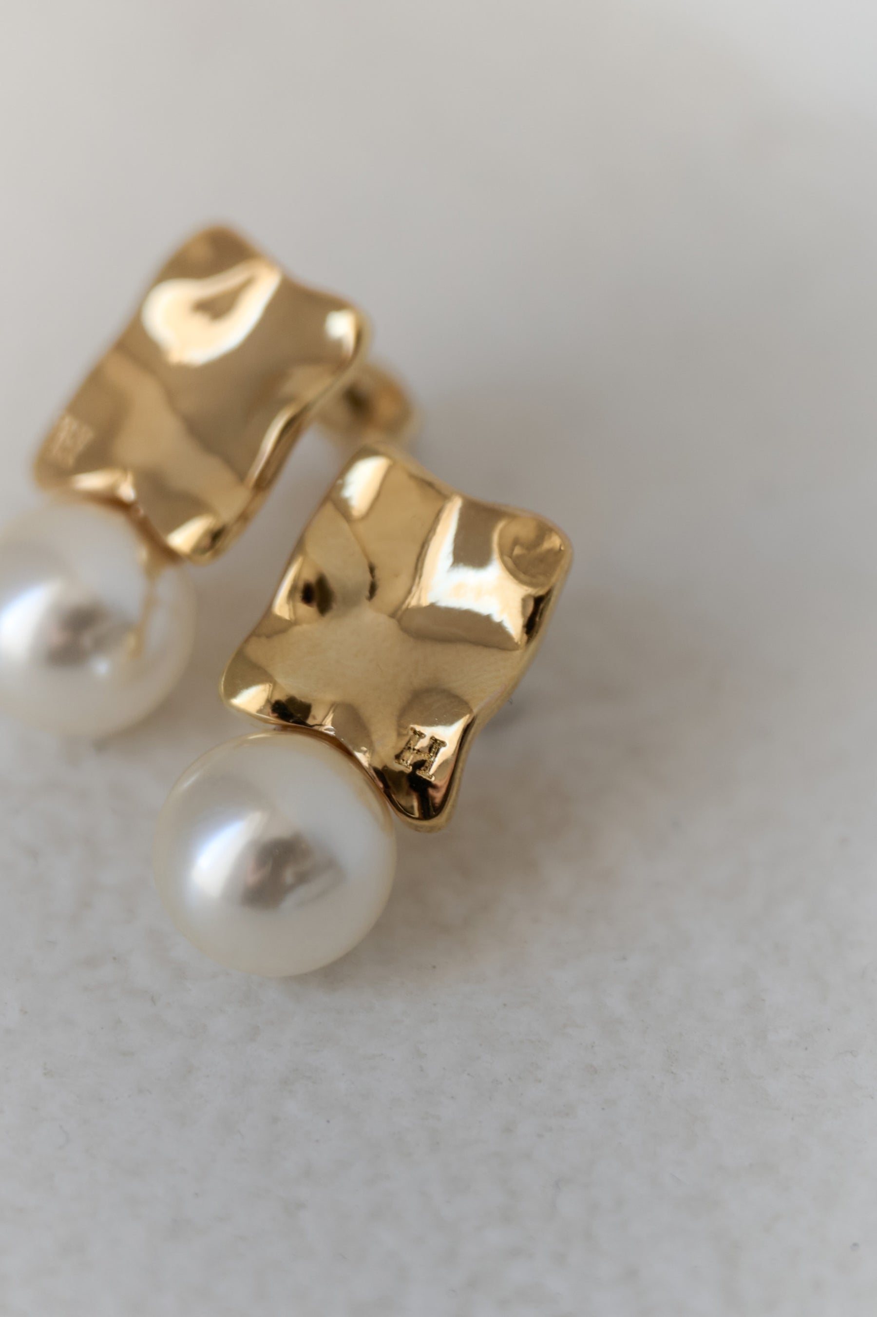 Gold Square Pearl Pierces/Earrings