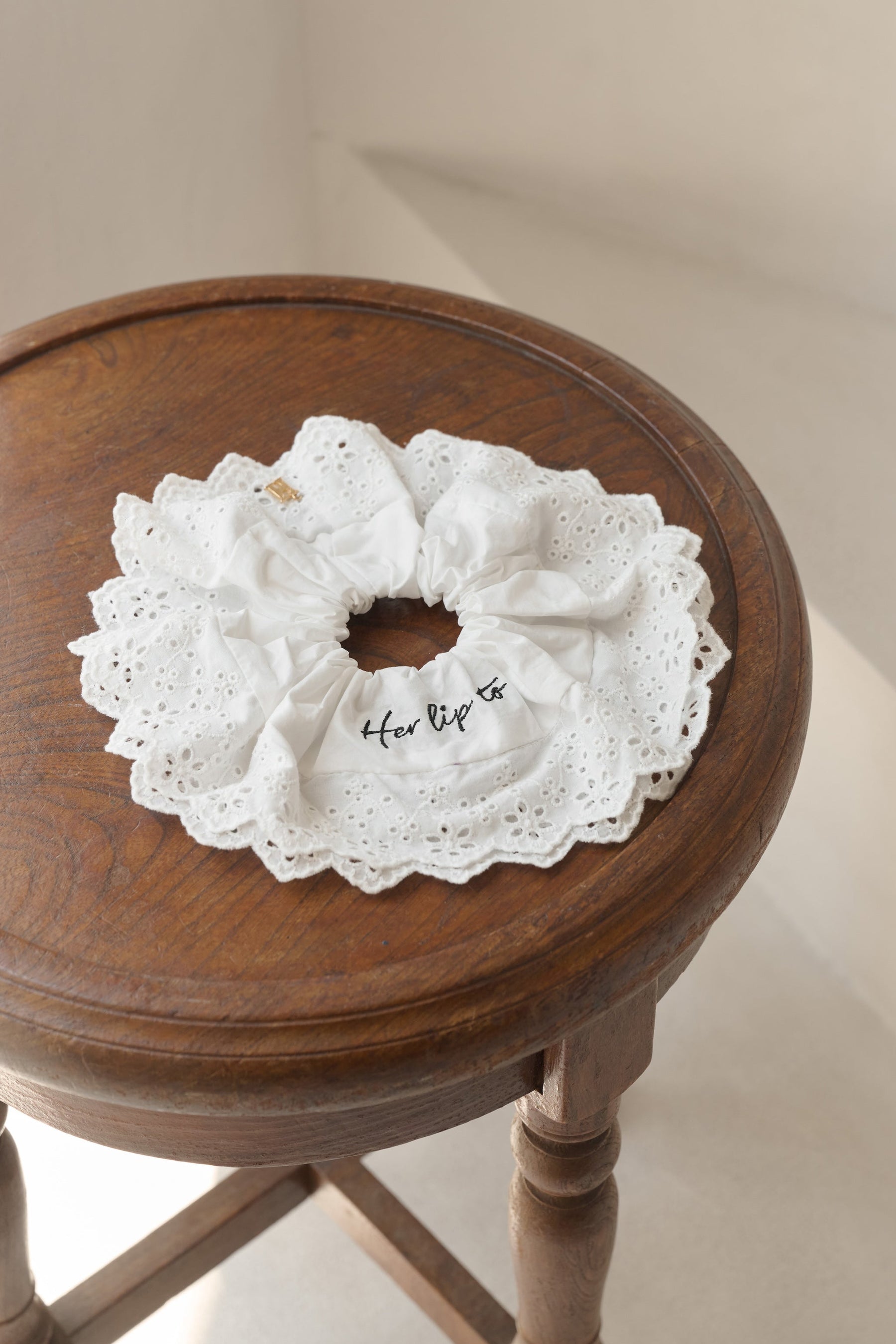 Embroidered Cotton Lace Chouchou