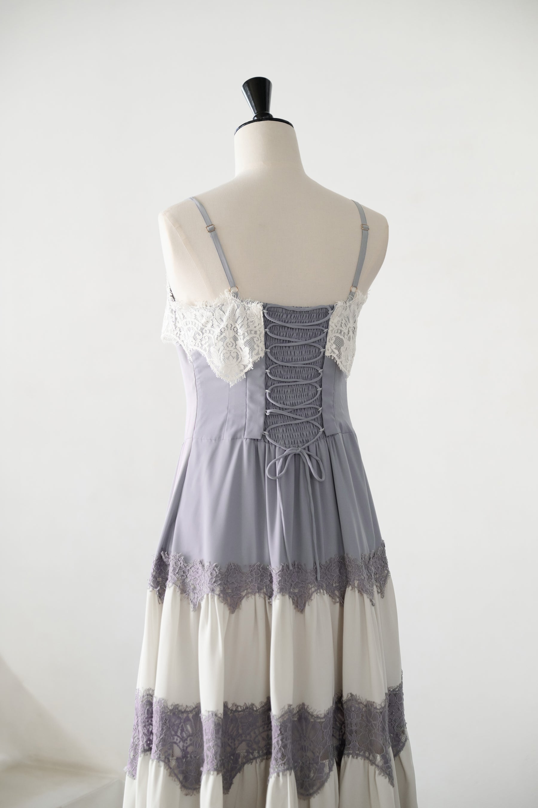 【新色】Isa Tiered Lace Cami Dress