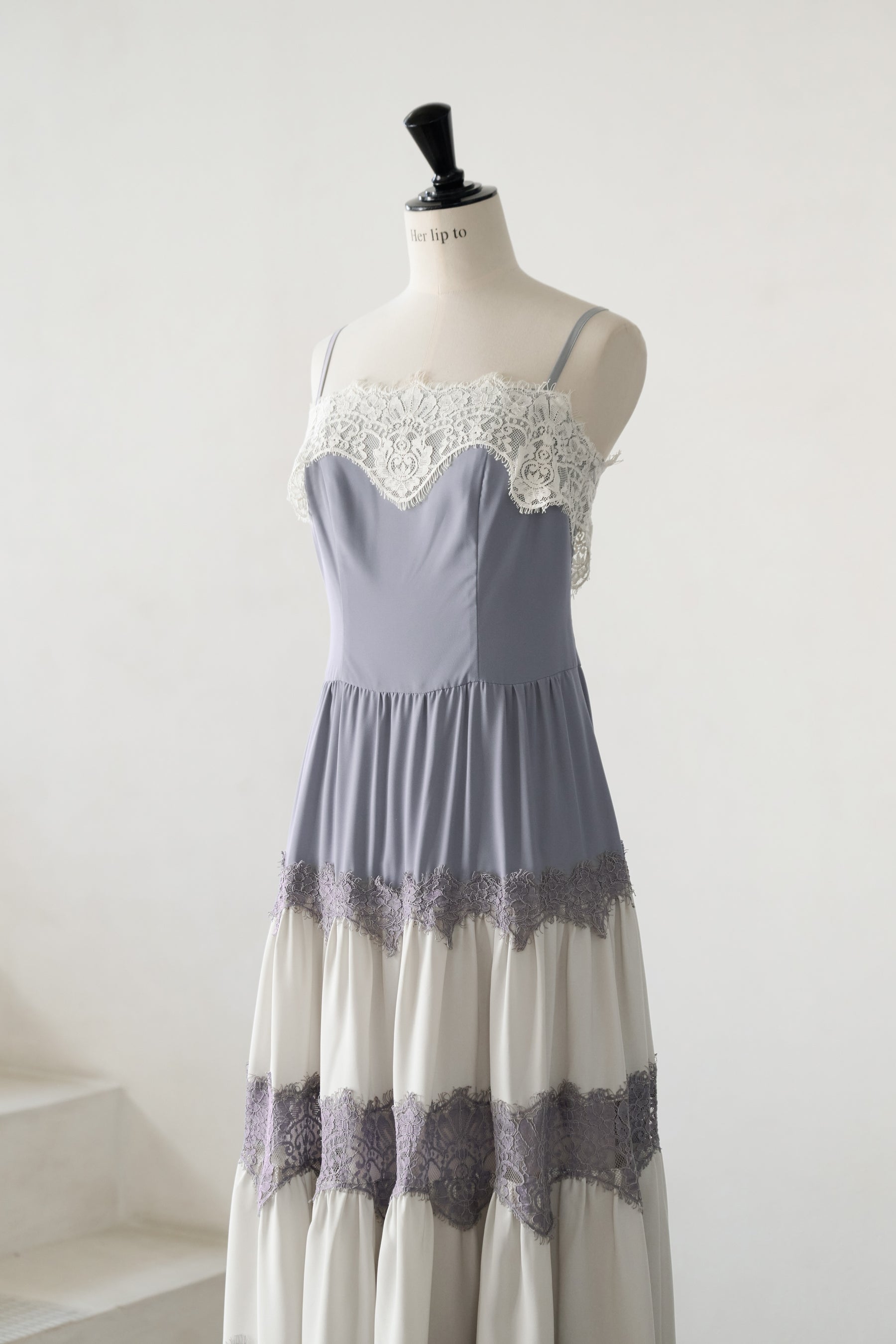 【新色】Isa Tiered Lace Cami Dress