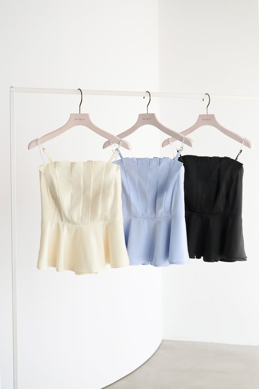 【7月下旬発送】Pearl-Strap Frill Top