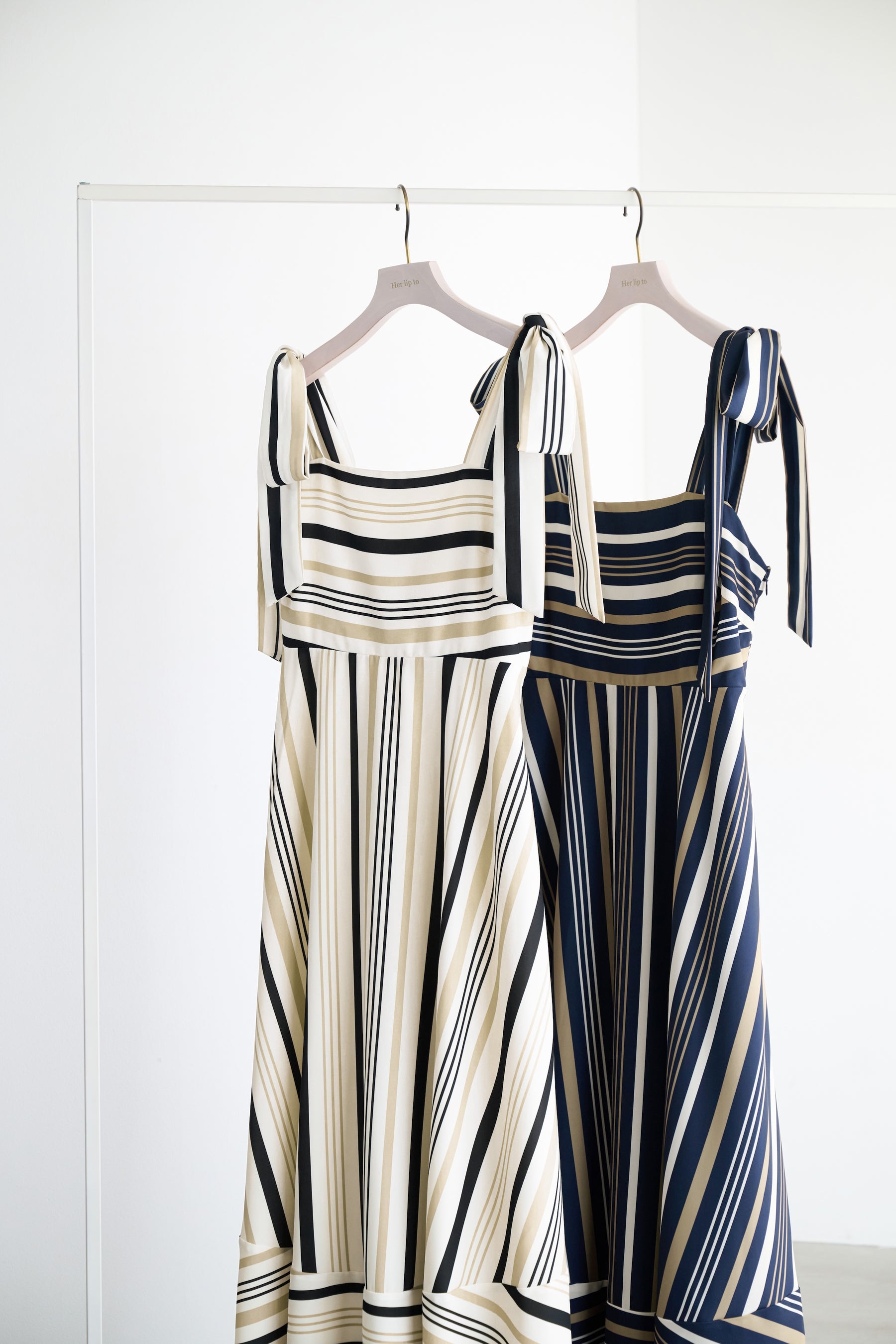 【最終価格★値下なし】Lover Back Ribbon Dress Cordelia Striped Ribbon Dress
