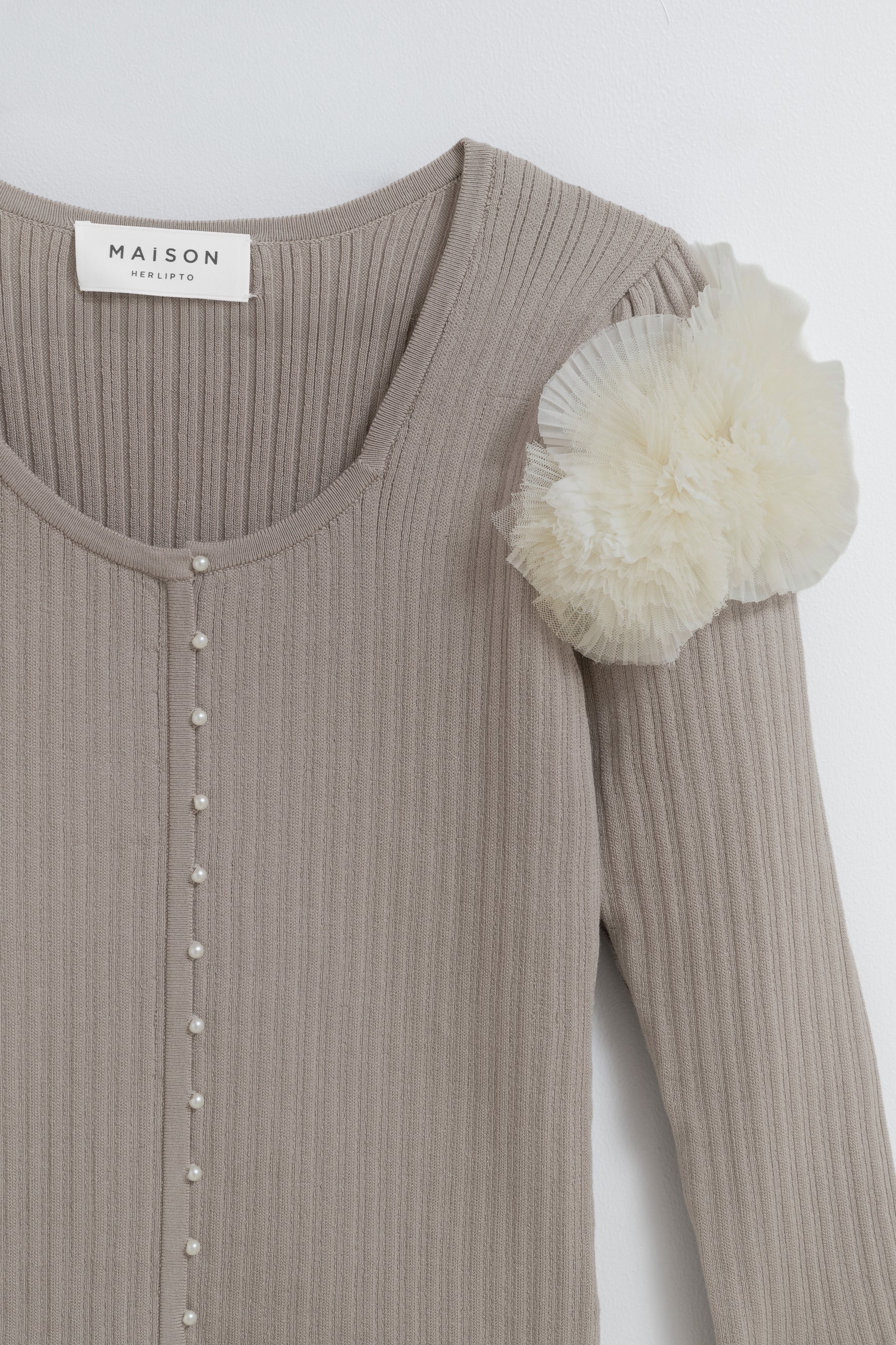 Vol.3 Petal -Cascade Pearl Button Top