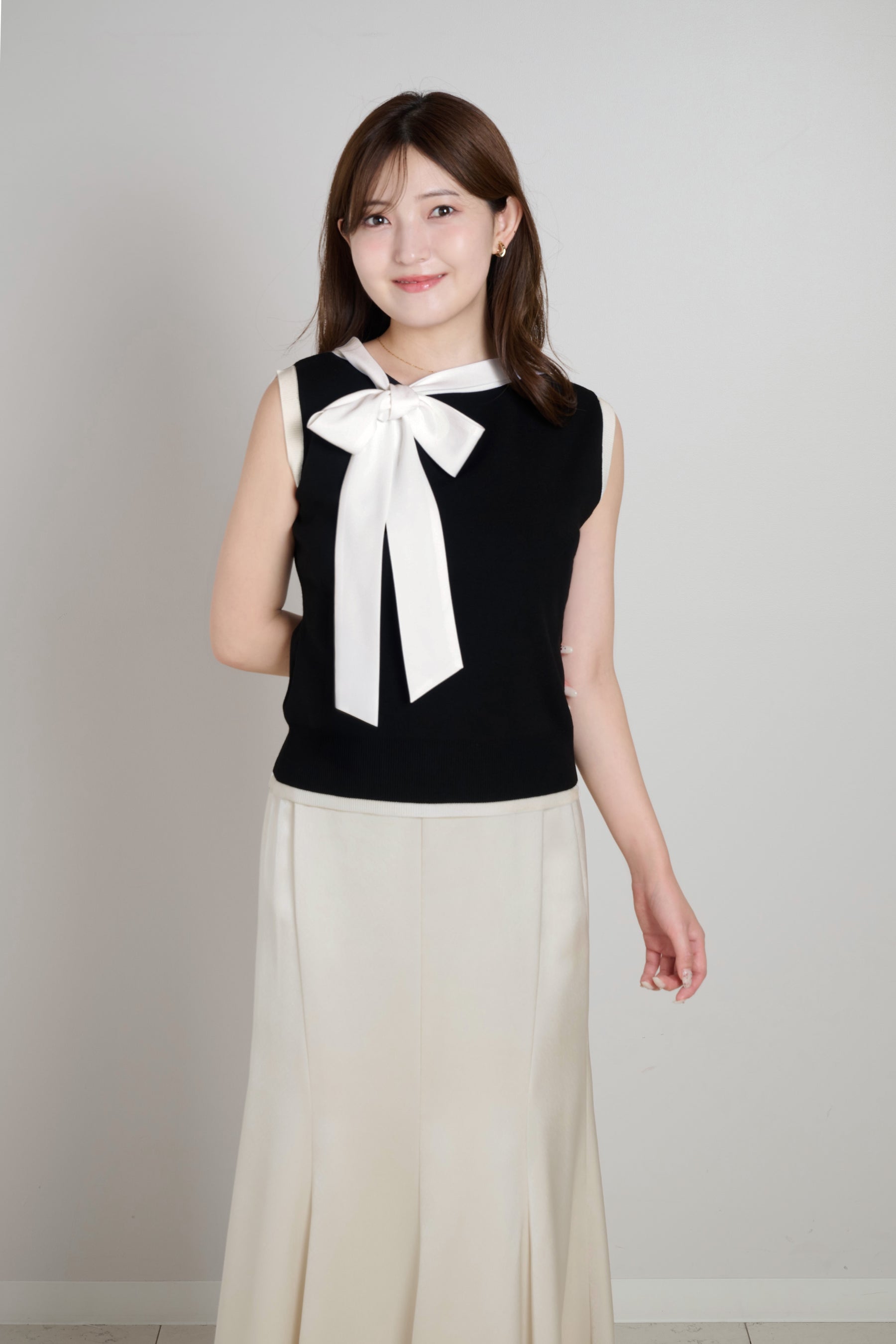 Two-Tone Bow Knit Top