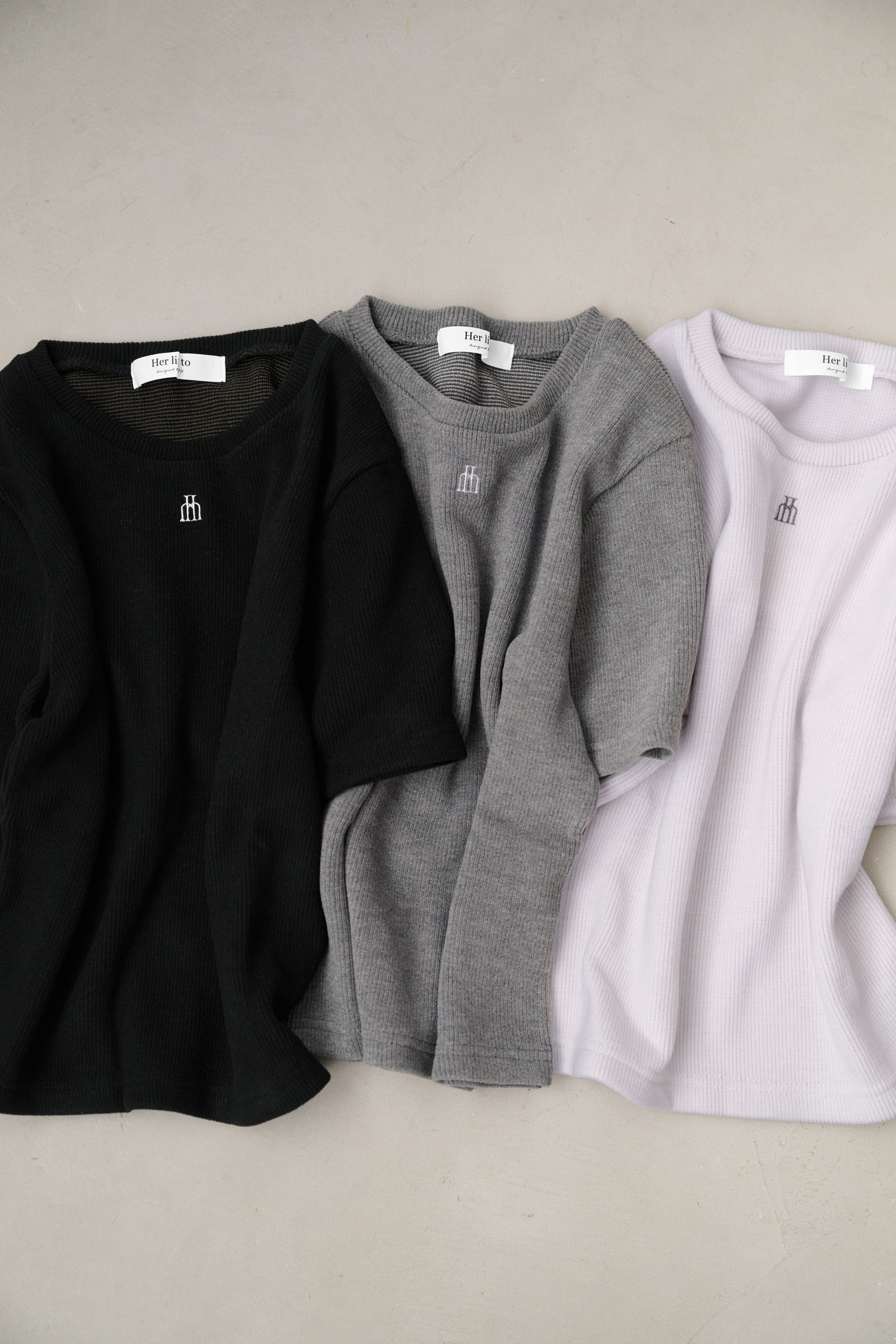 Trois Logo Ribbed Tee