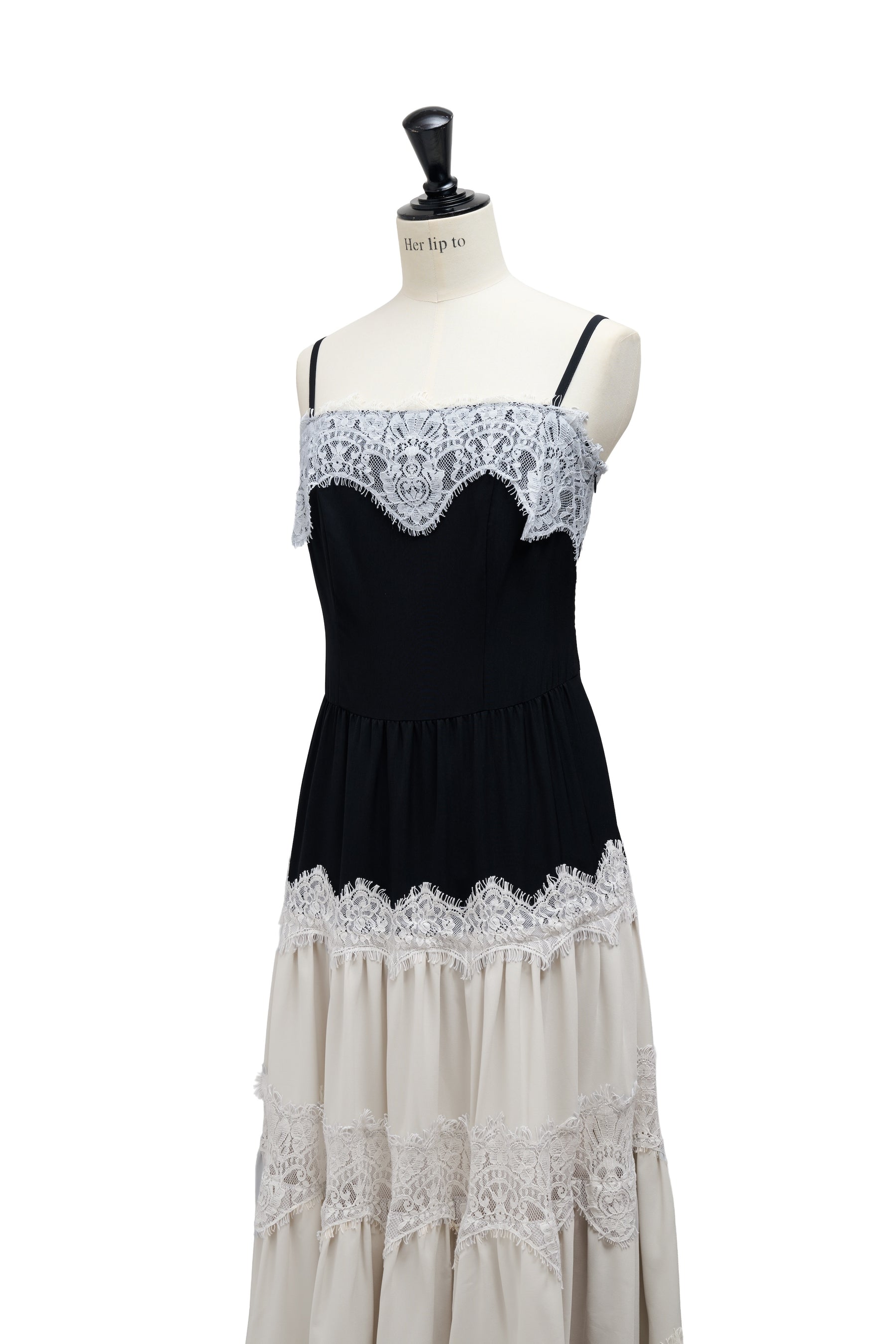 【新色】Isa Tiered Lace Cami Dress