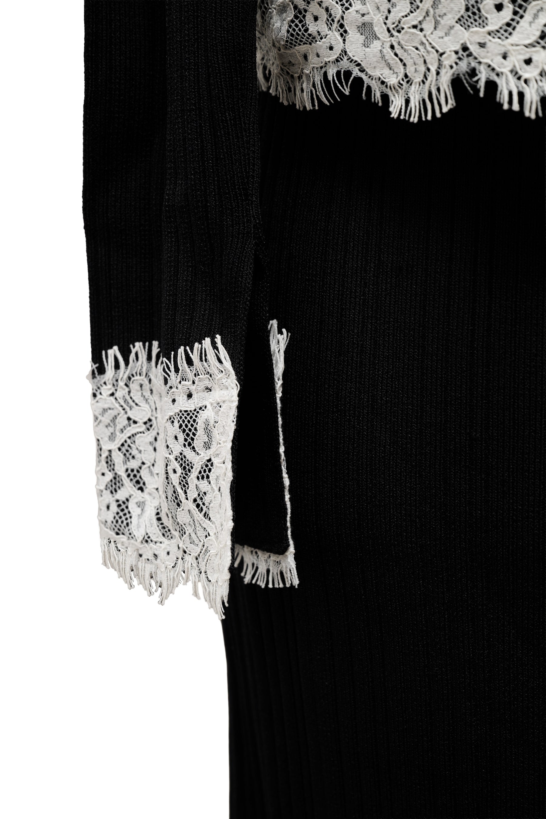 ［Essentia］Lace-Trimmed Knit Dress Set