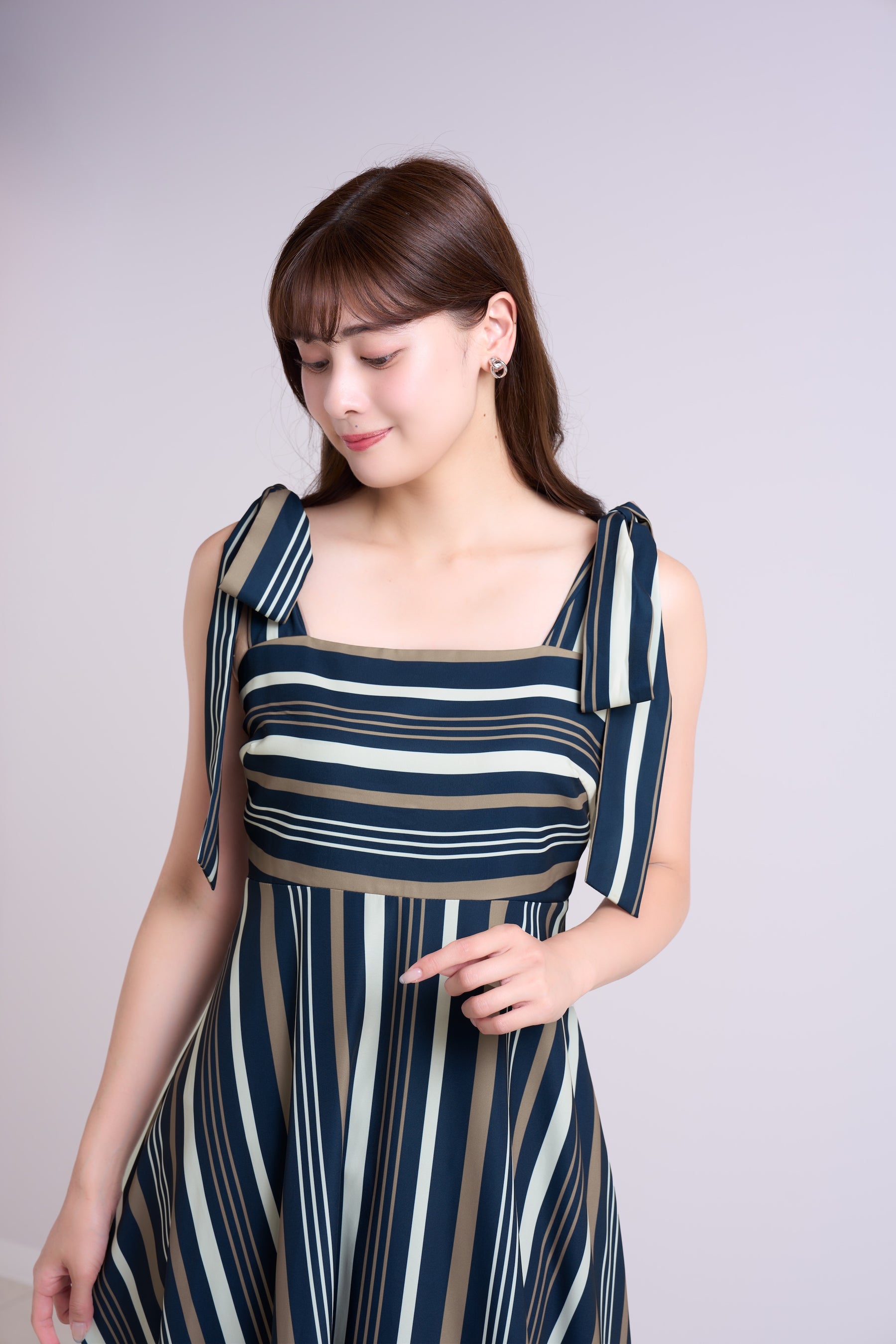【最終価格★値下なし】Lover Back Ribbon Dress Herlipto Lover Back Ribbon Dress S ワンピース