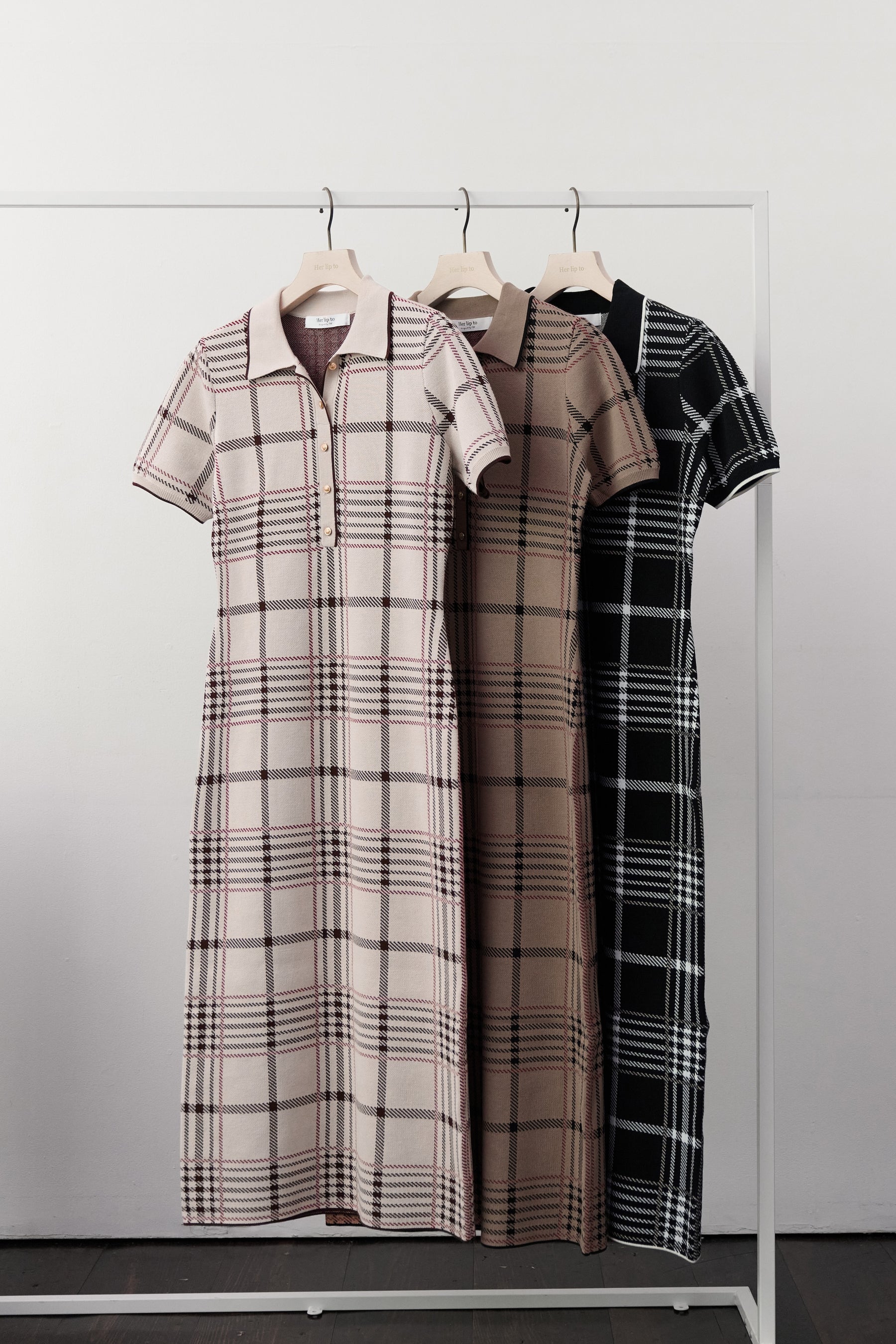 【新色】Gold-Buttoned Plaid Knit Dress