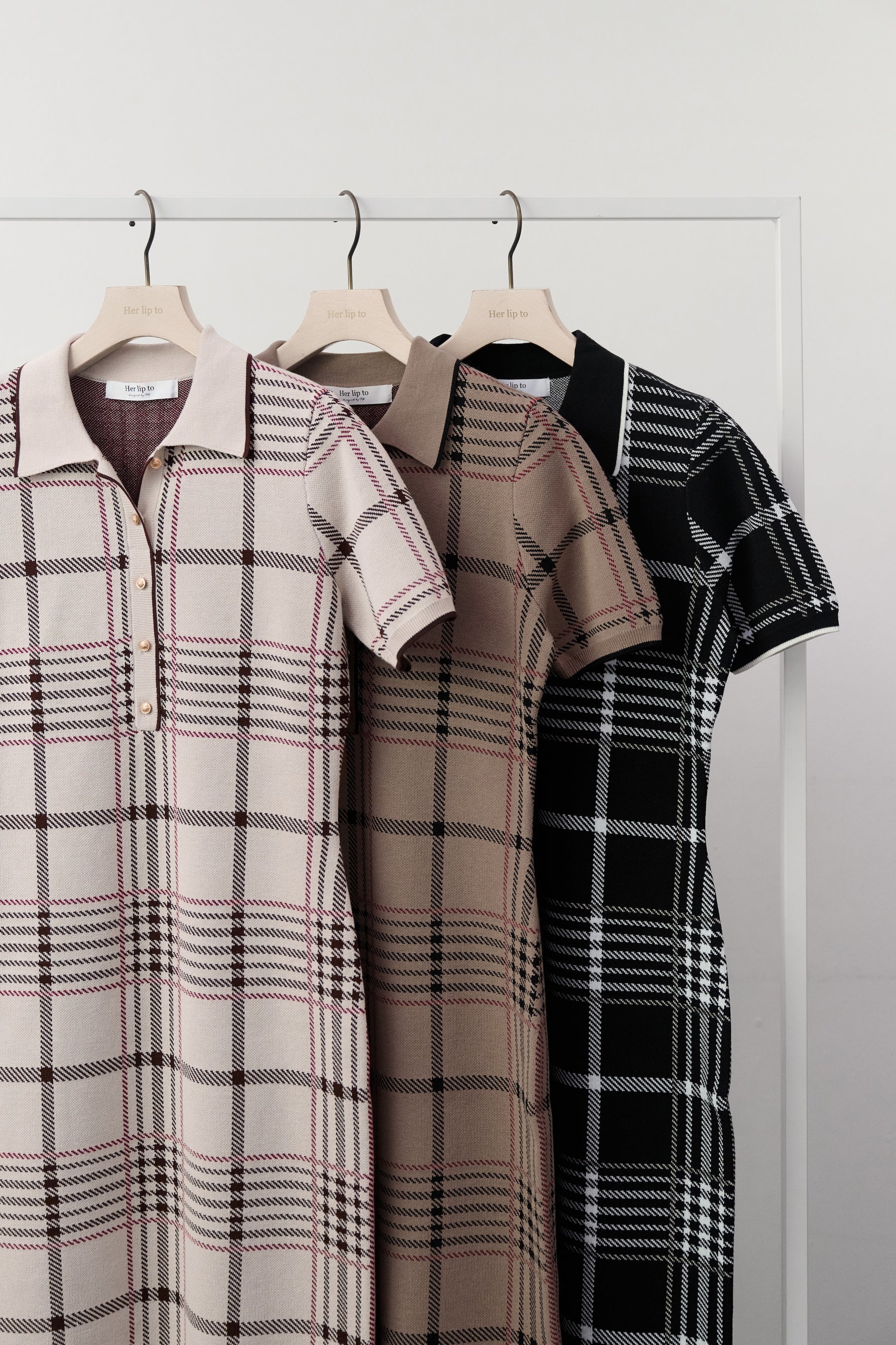 【新色】Gold-Buttoned Plaid Knit Dress