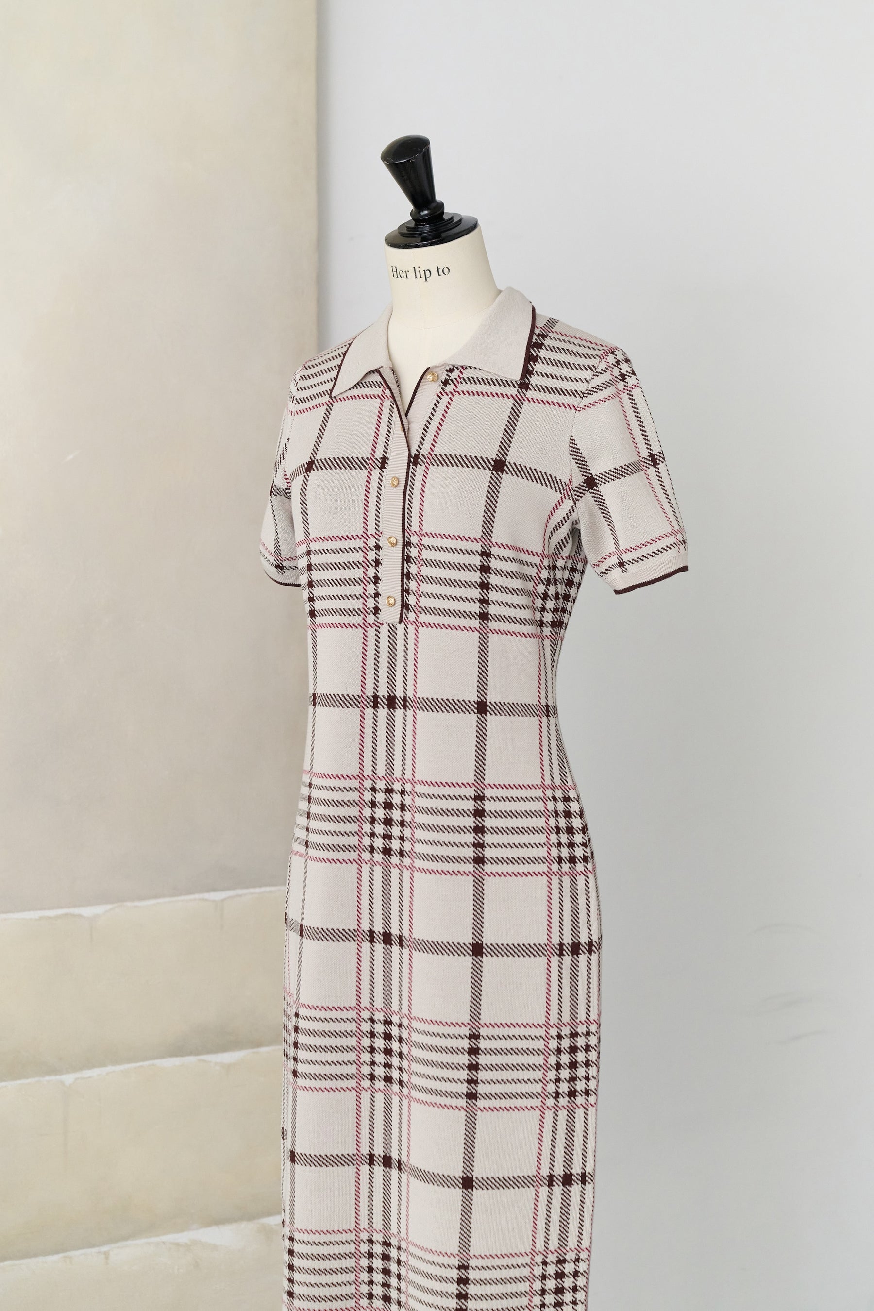 【新色】Gold-Buttoned Plaid Knit Dress