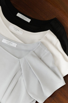 ［Essentia］Asymmetrical Tuck Top