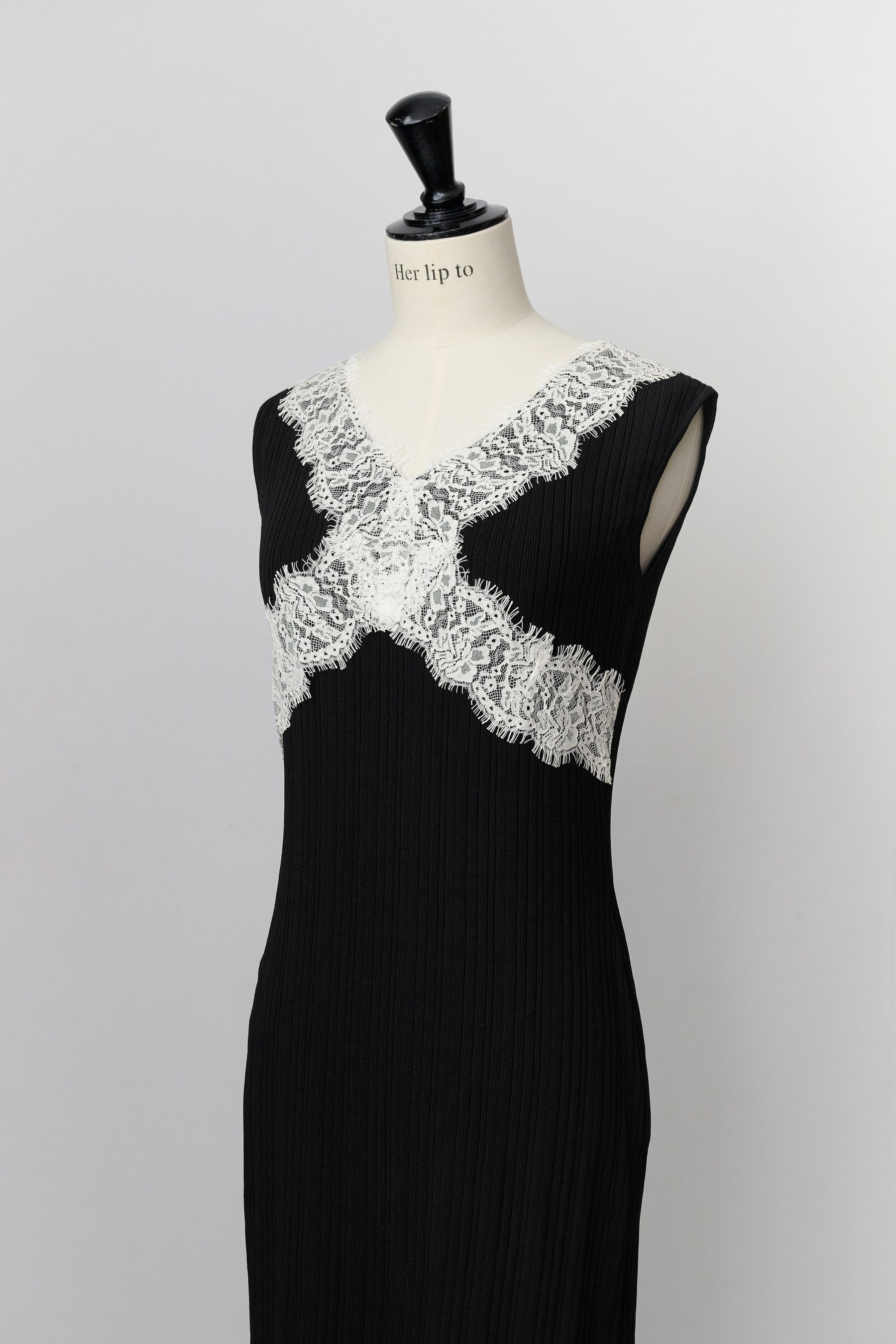 ［Essentia］Lace-Trimmed Knit Dress Set