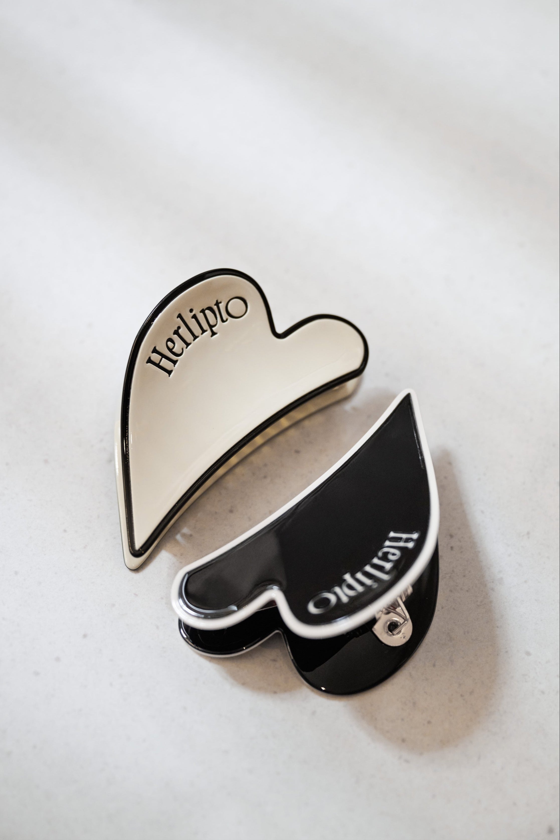 アクセサリー Harry 8月中旬発送】Bicolor Heart Hair Clip