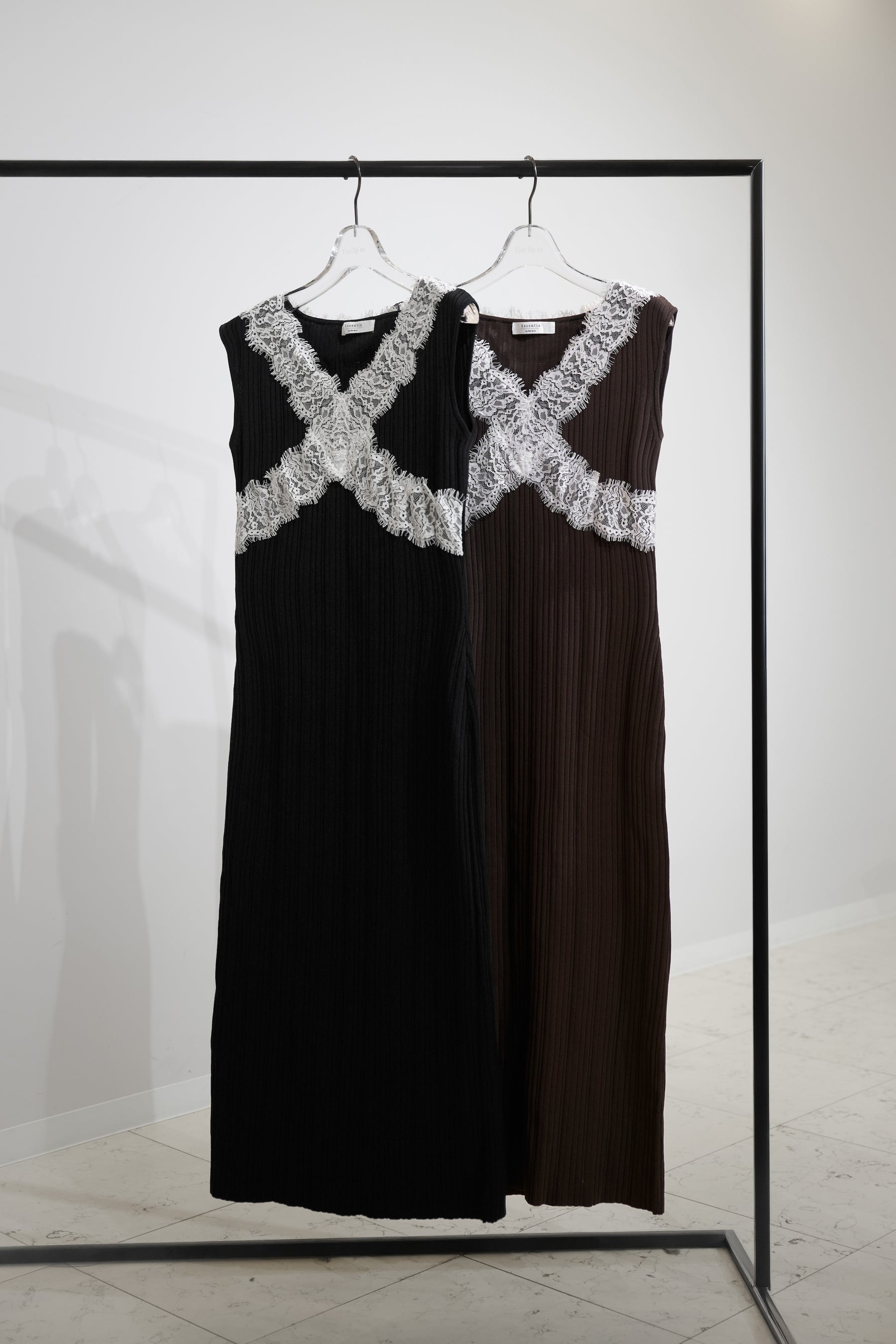 ［Essentia］Lace-Trimmed Knit Dress Set