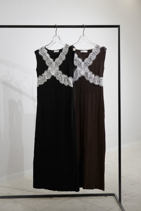 ［Essentia］Lace-Trimmed Knit Dress Set
