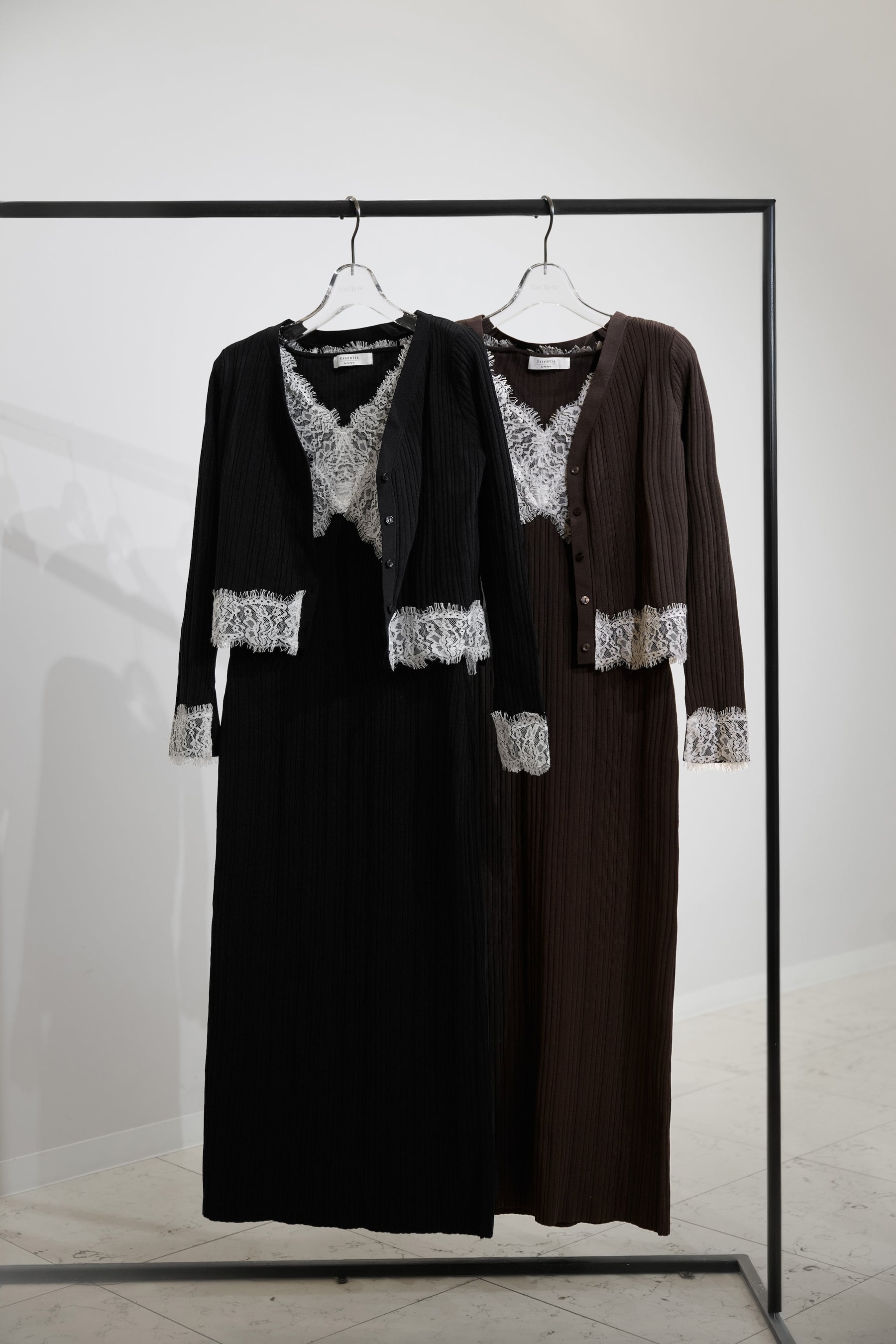 ［Essentia］Lace-Trimmed Knit Dress Set