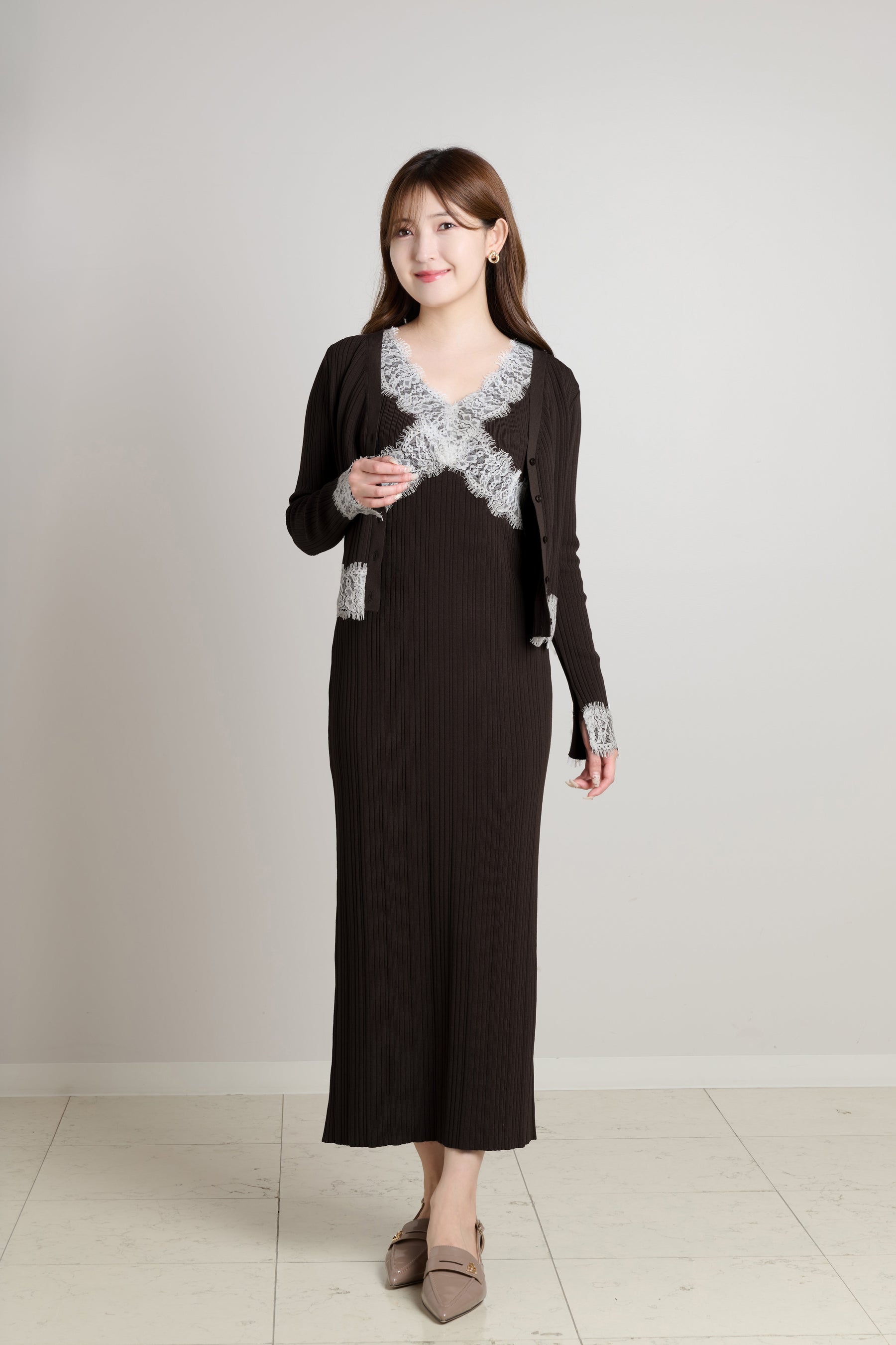［Essentia］Lace-Trimmed Knit Dress Set