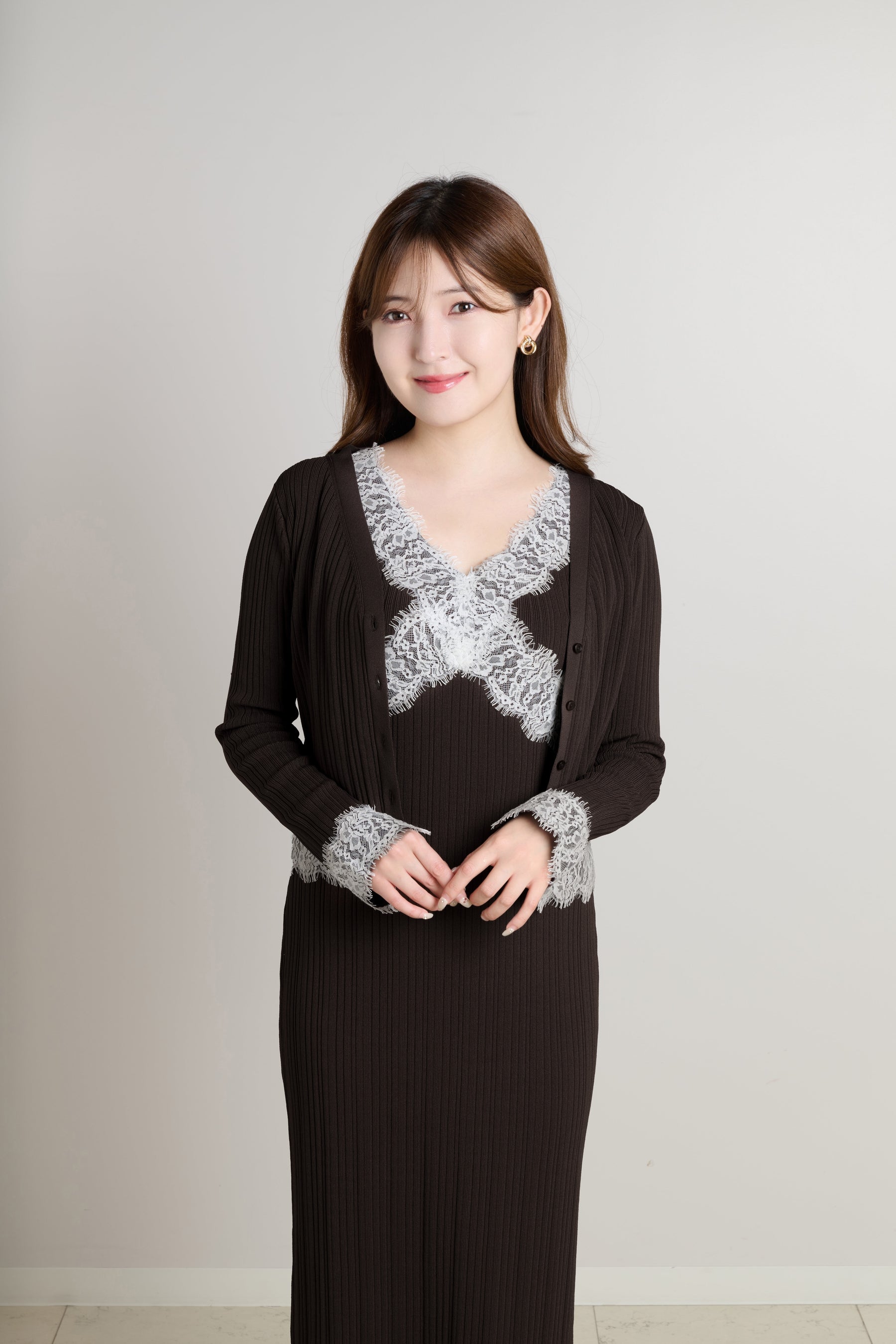 ［Essentia］Lace-Trimmed Knit Dress Set
