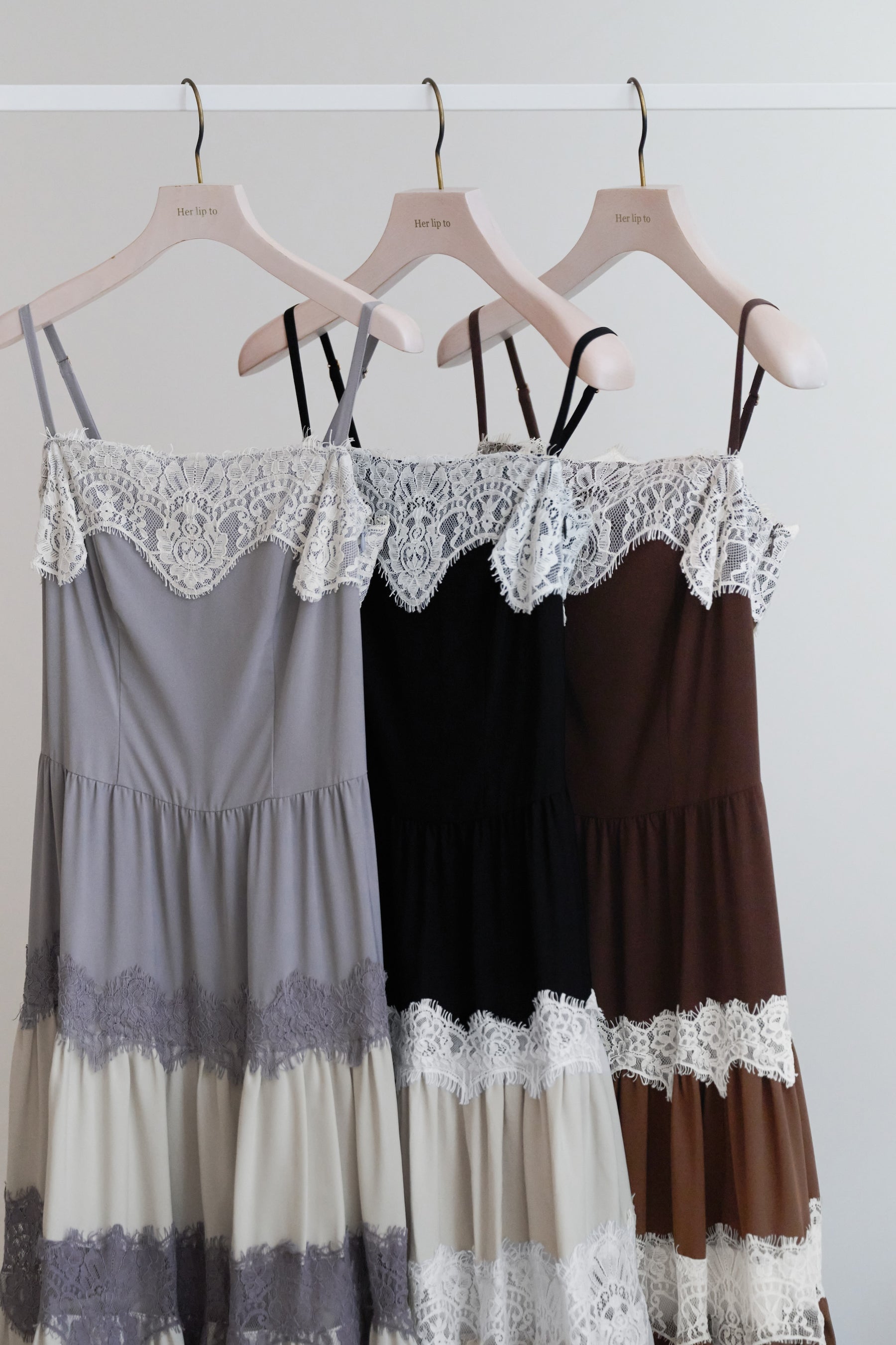 【新色】Isa Tiered Lace Cami Dress