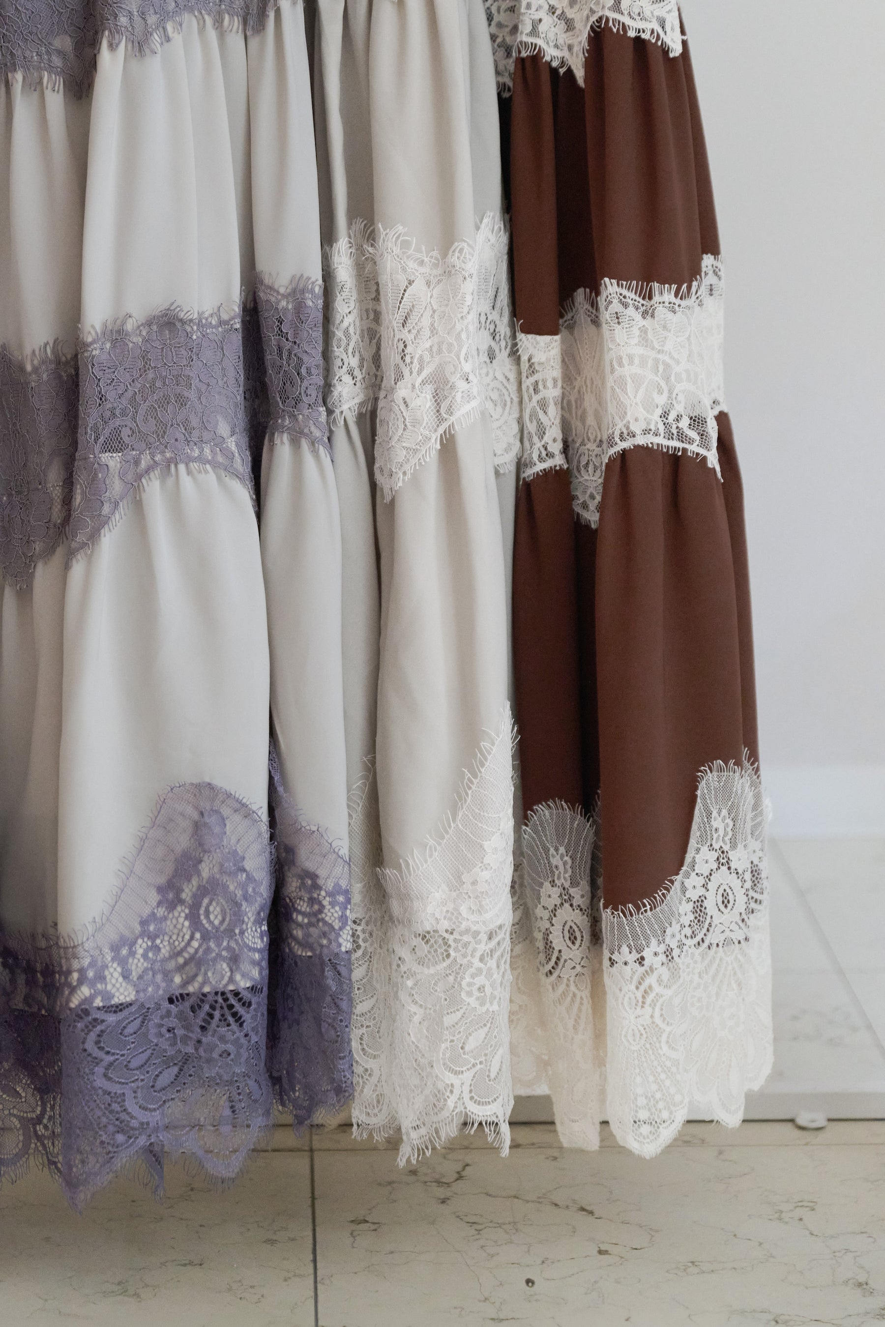 【新色】Isa Tiered Lace Cami Dress