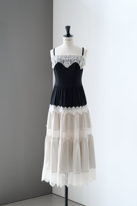 【8月上旬発送】Isa Tiered Lace Cami Dress