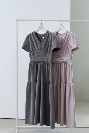 【8月下旬発送】Tucked Gathered Shirt Dress