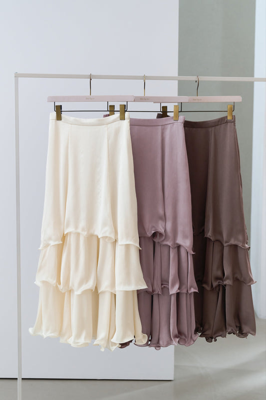 【8月下旬発送】Layered Frilled Satin Skirt