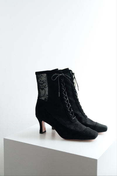 新品 未使用 herlipto Noir Ribbon Ankle Boots Gianni Ribbon Ankle Boots 70 mm Black | VERSACE US