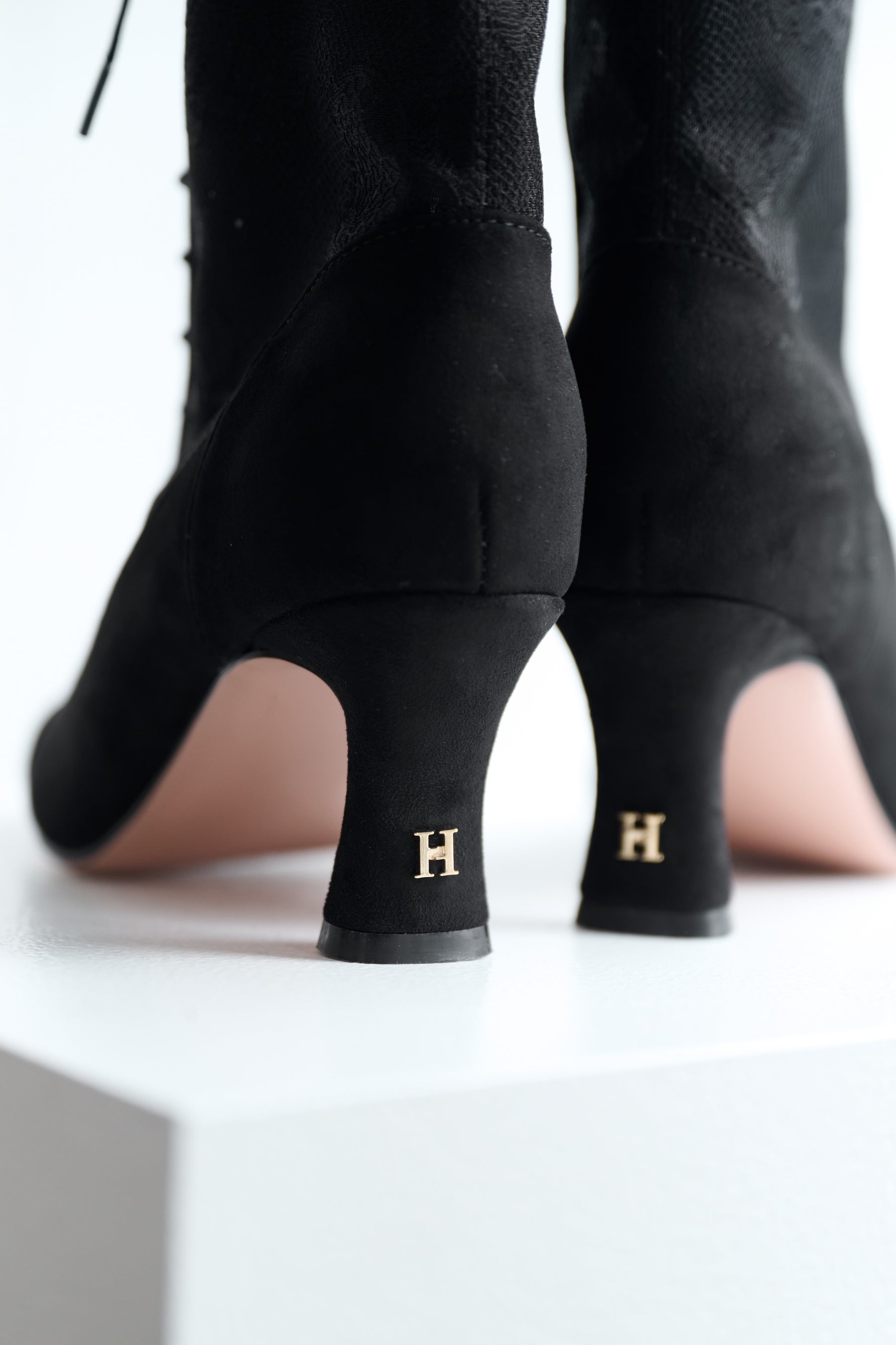 [Shipping in late August] Lace Ankle Boots