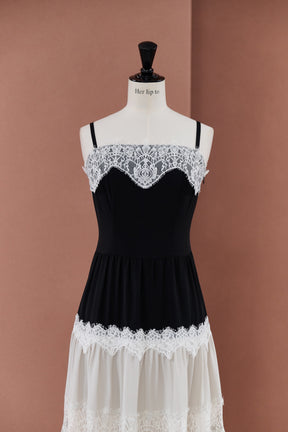 【8月上旬発送】Isa Tiered Lace Cami Dress