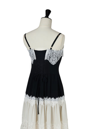 【8月上旬発送】Isa Tiered Lace Cami Dress