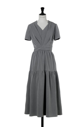 【8月下旬発送】Tucked Gathered Shirt Dress