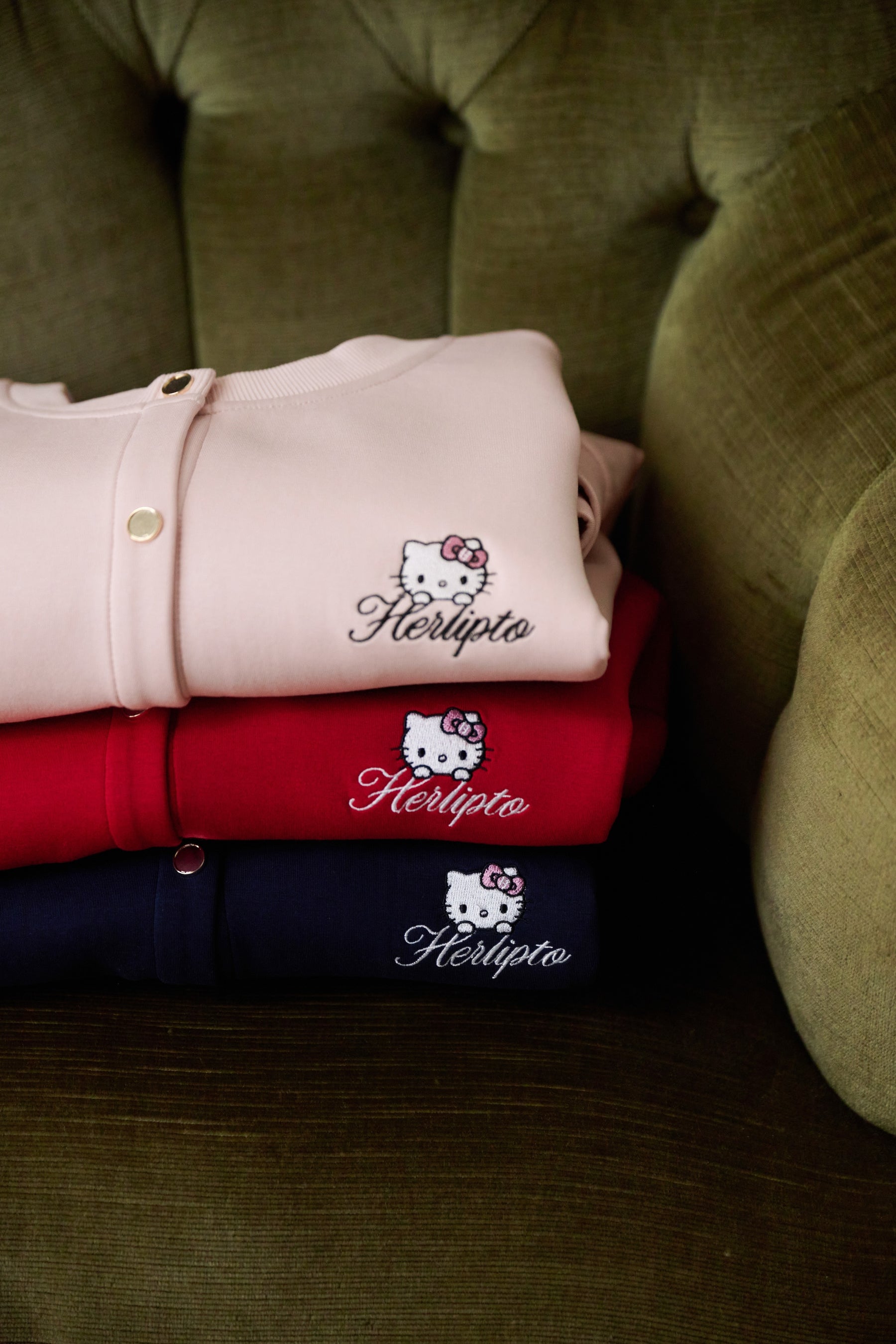 HLT×Hello Kitty Gold Button Cardigan