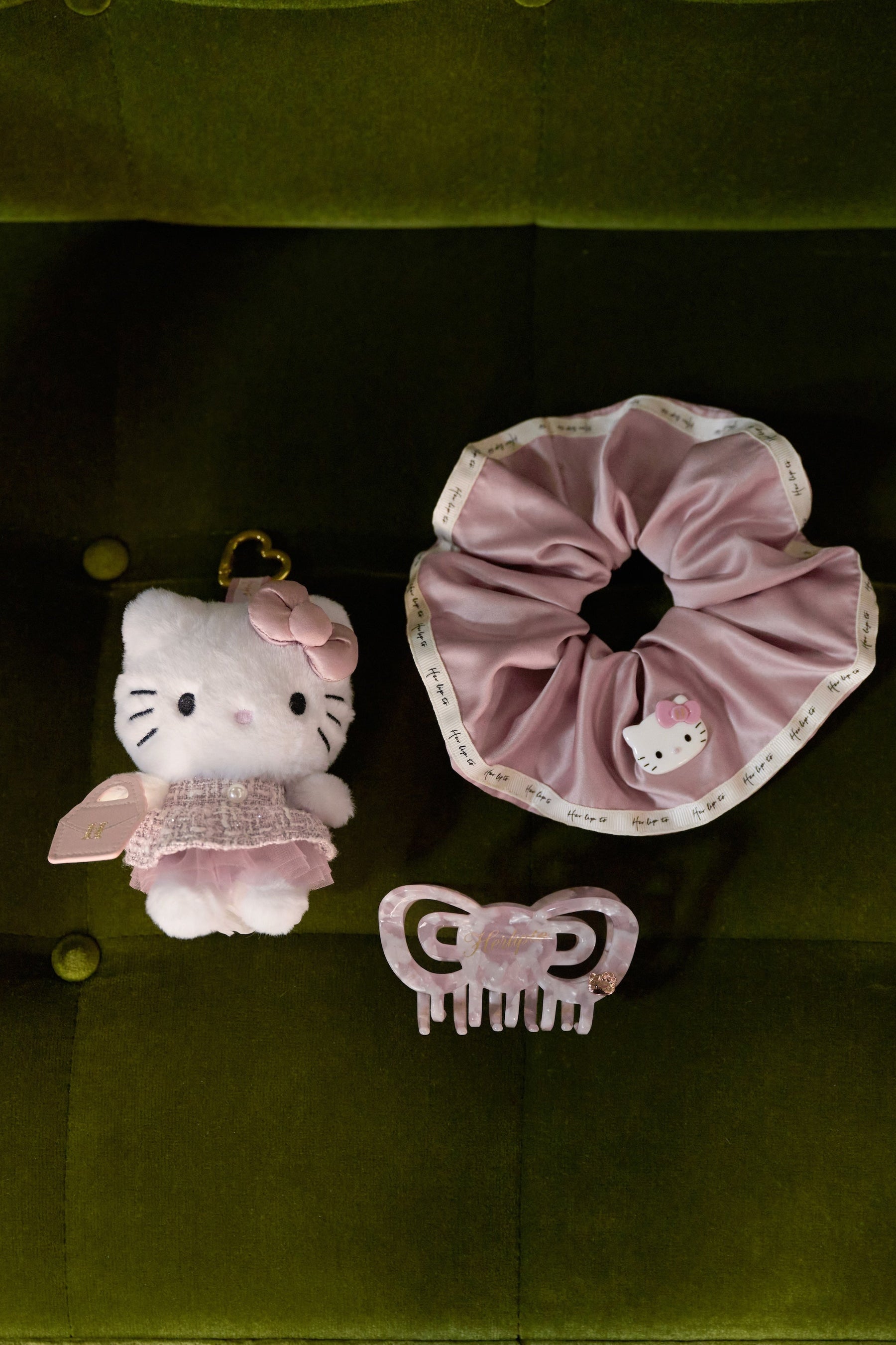 HLT x Hello Kitty Ribbon Hair Clip