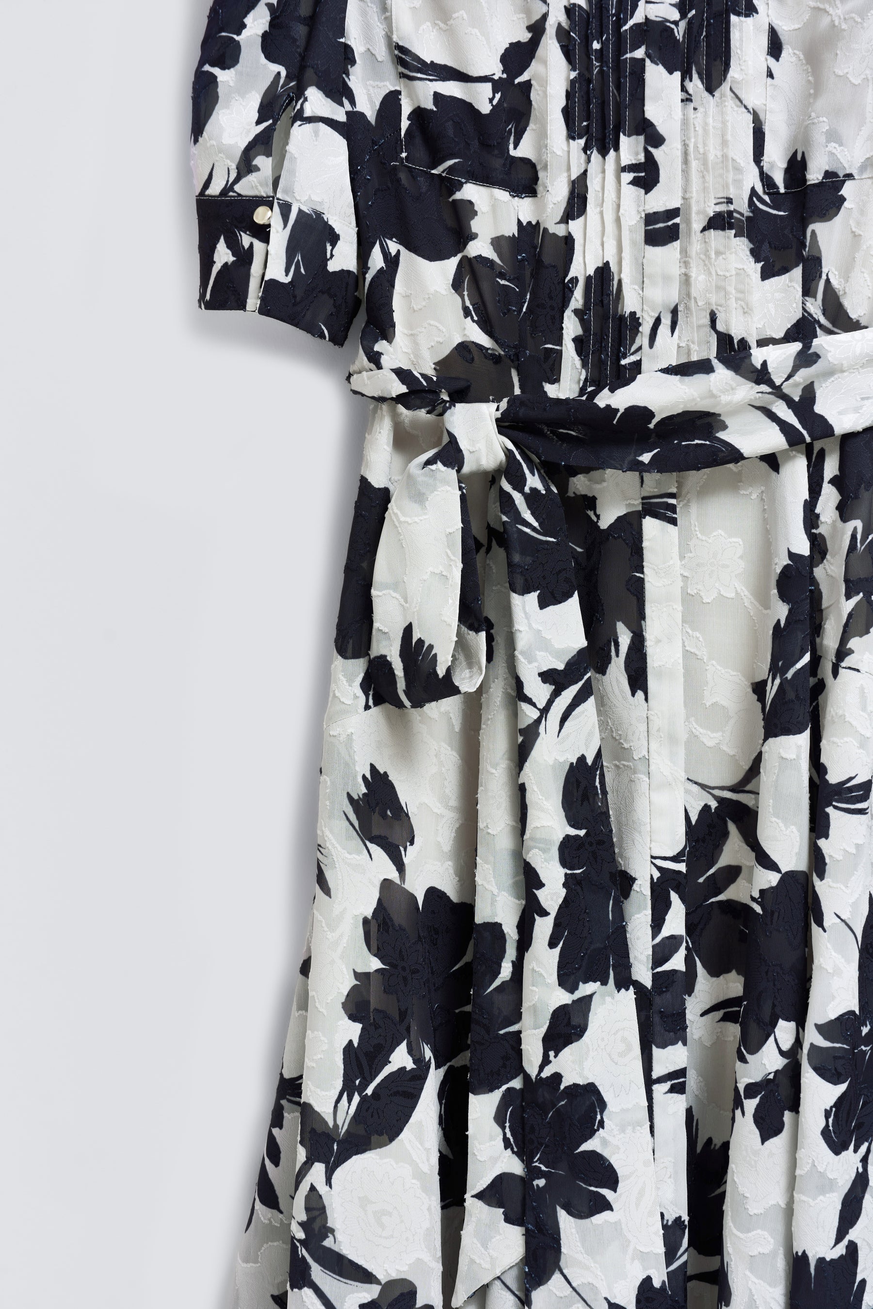 Vol.1 Floral Jacquard Dress