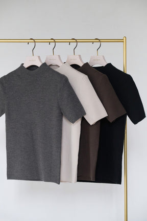 【新色】Wool-Blend Ribbed Knit Top