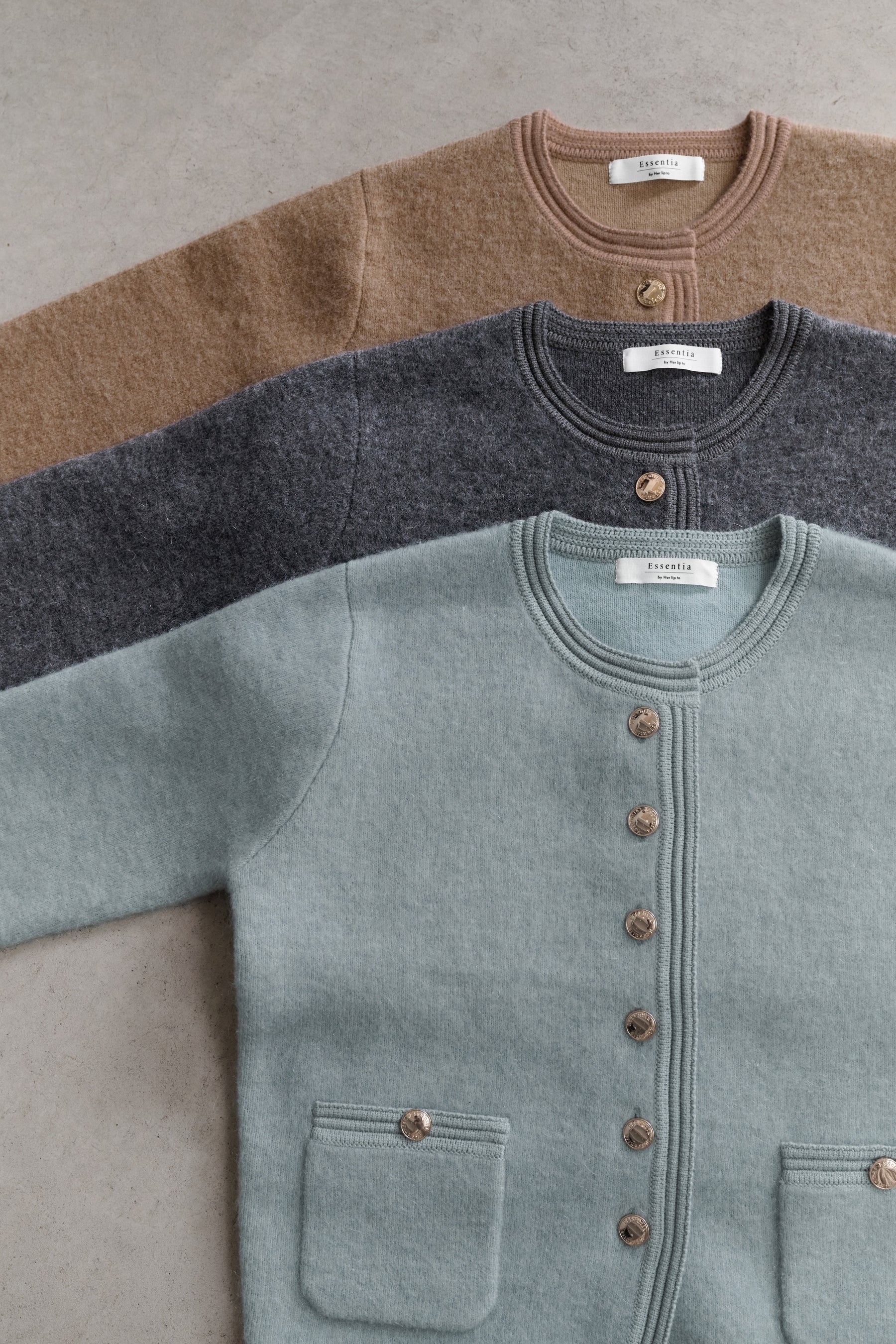 ［Essentia］Gold Emblem Button Knit Jacket