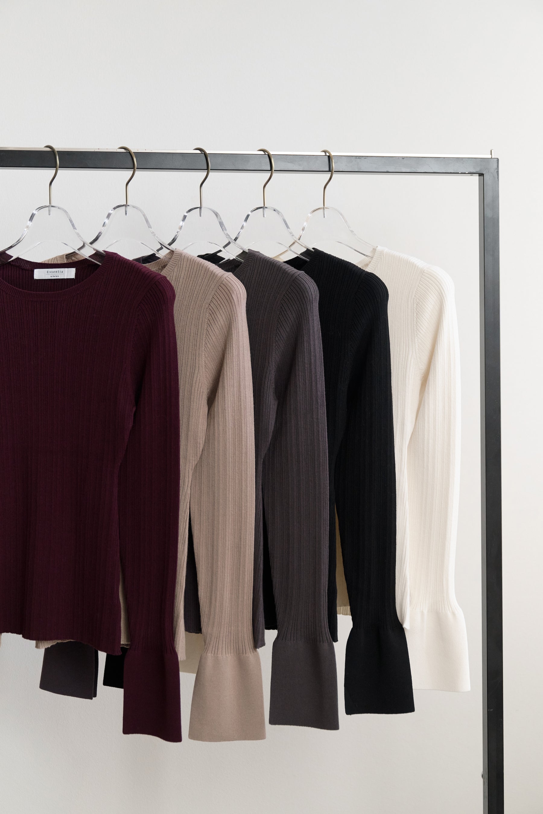 [Ships in early October] ［Essentia］Essential Rib Knit Top