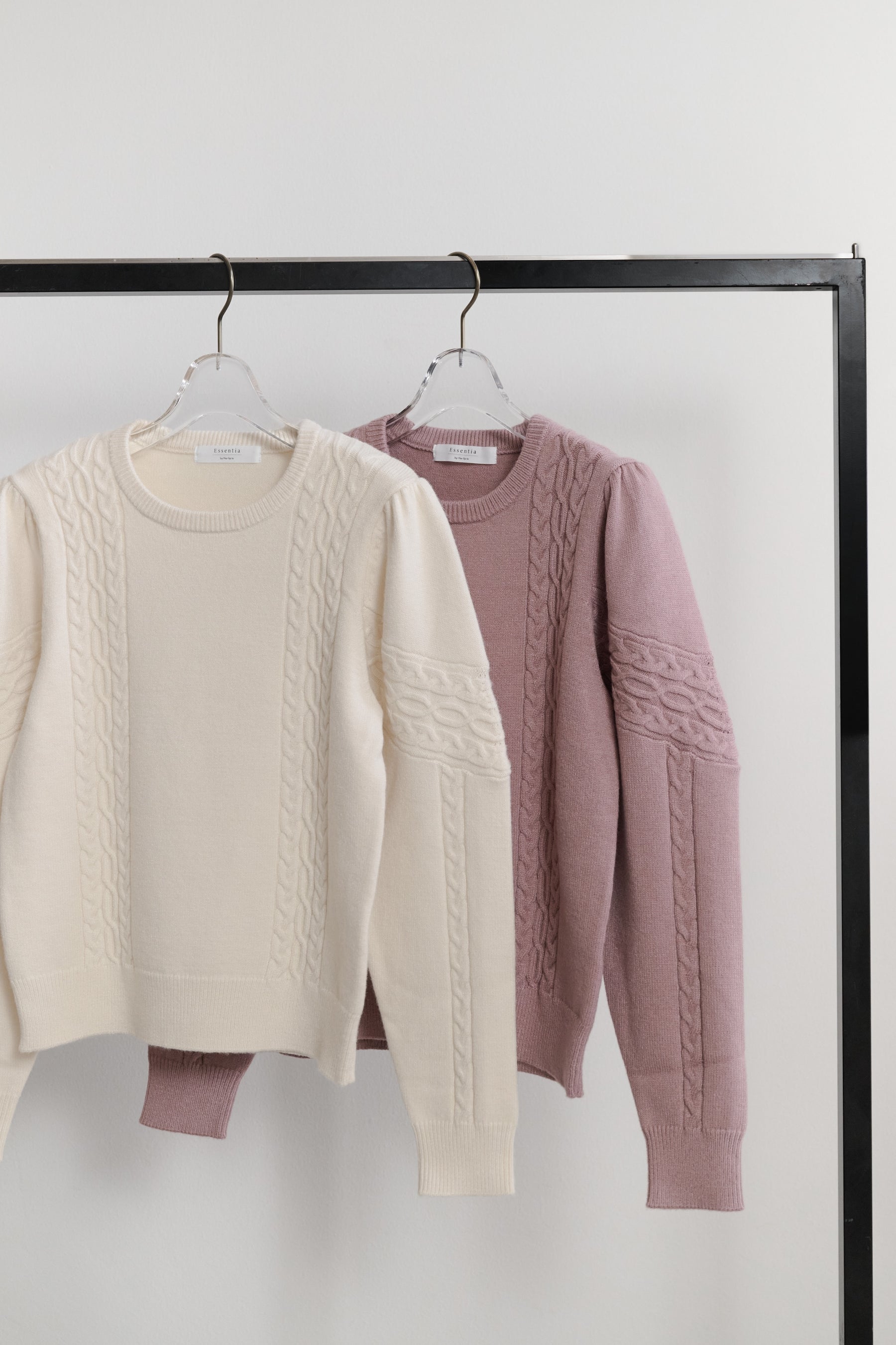 ［Essentia］Cable-Knit Panelled Pullover